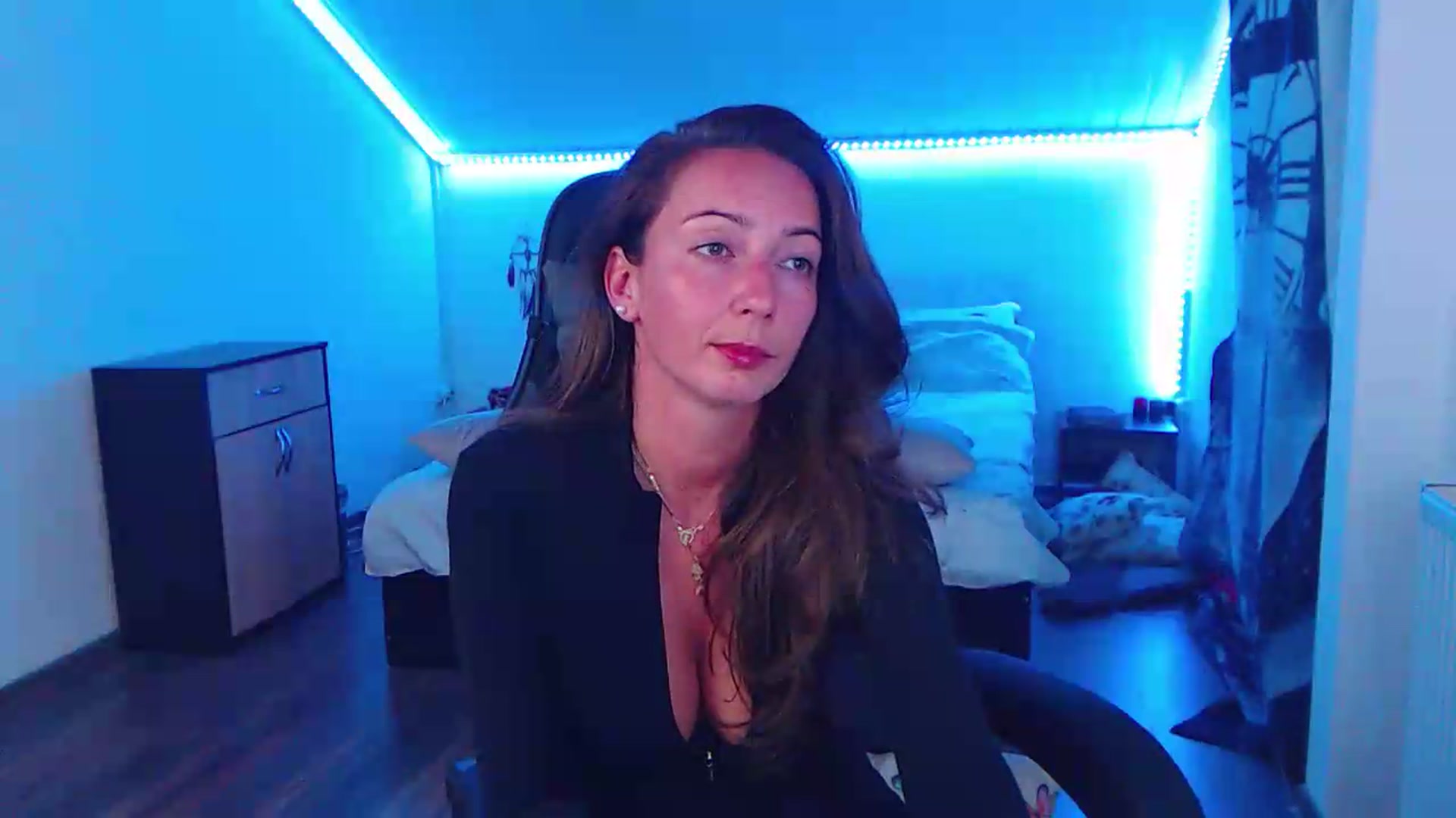 Gallery image thumbnail from SlimCurly's myfreecams stream on, 05/23/2026, 22:10 image 19 of 20