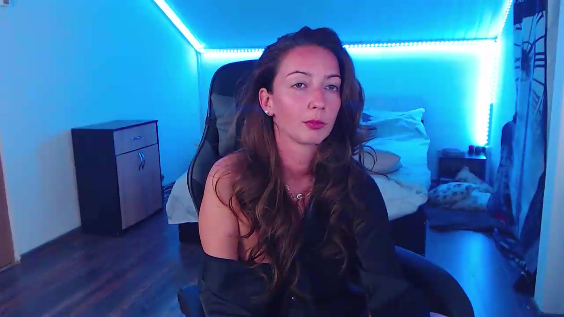 Gallery image thumbnail from SlimCurly's myfreecams stream on, 05/31/2026, 23:20 image 5 of 20