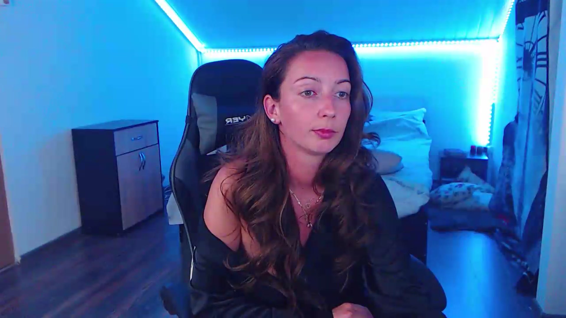 Gallery image thumbnail from SlimCurly's myfreecams stream on, 05/31/2026, 23:20 image 20 of 20