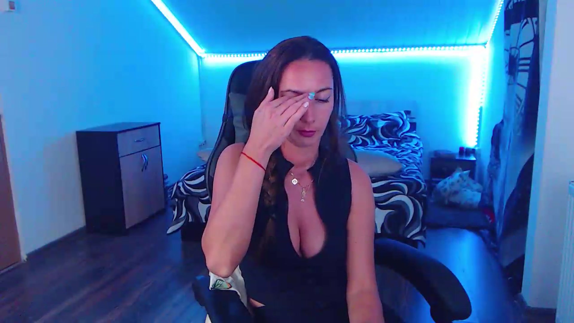 Gallery image thumbnail from SlimCurly's myfreecams stream on, 06/04/2026, 22:59 image 20 of 20