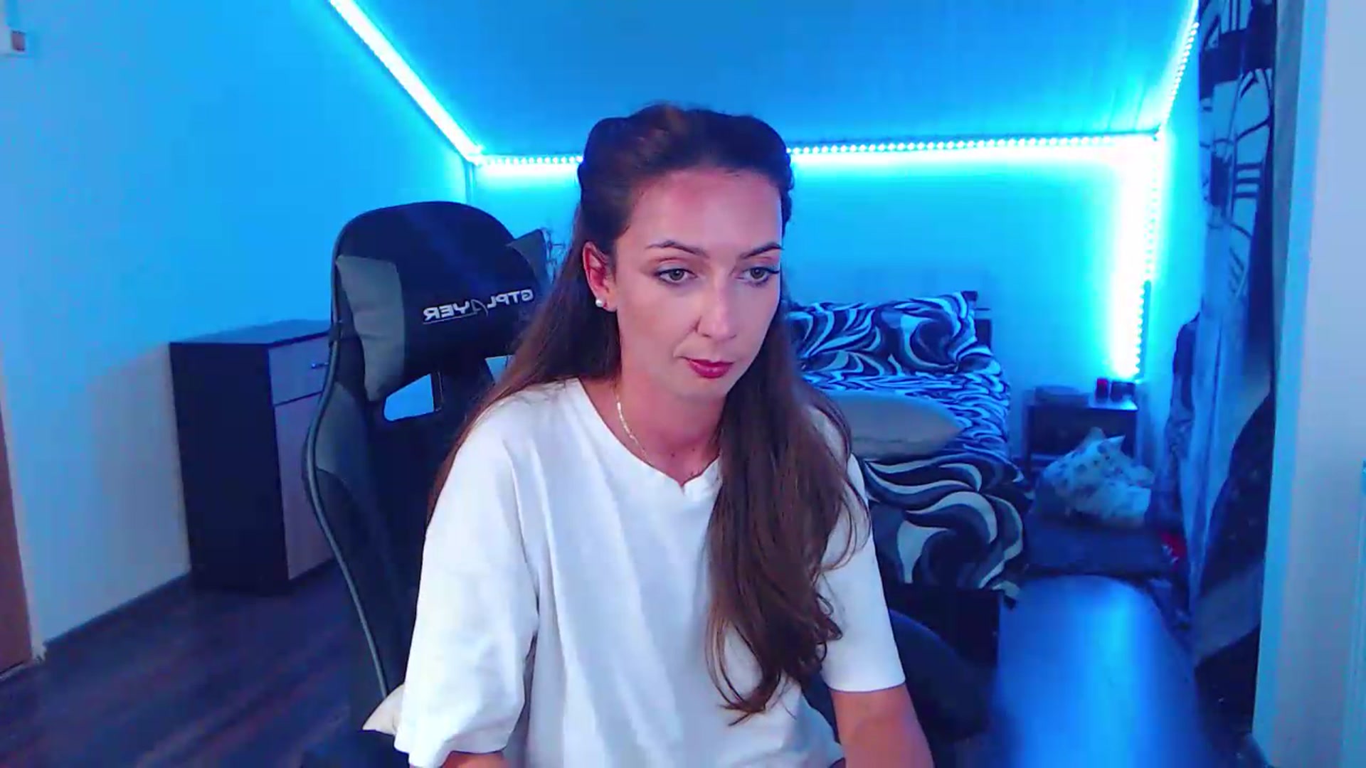 Gallery image thumbnail from SlimCurly's myfreecams stream on, 06/06/2026, 22:28 image 14 of 20