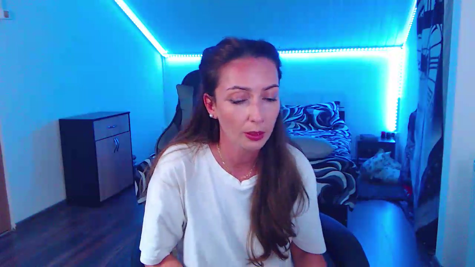 Gallery image thumbnail from SlimCurly's myfreecams stream on, 06/06/2026, 22:28 image 16 of 20