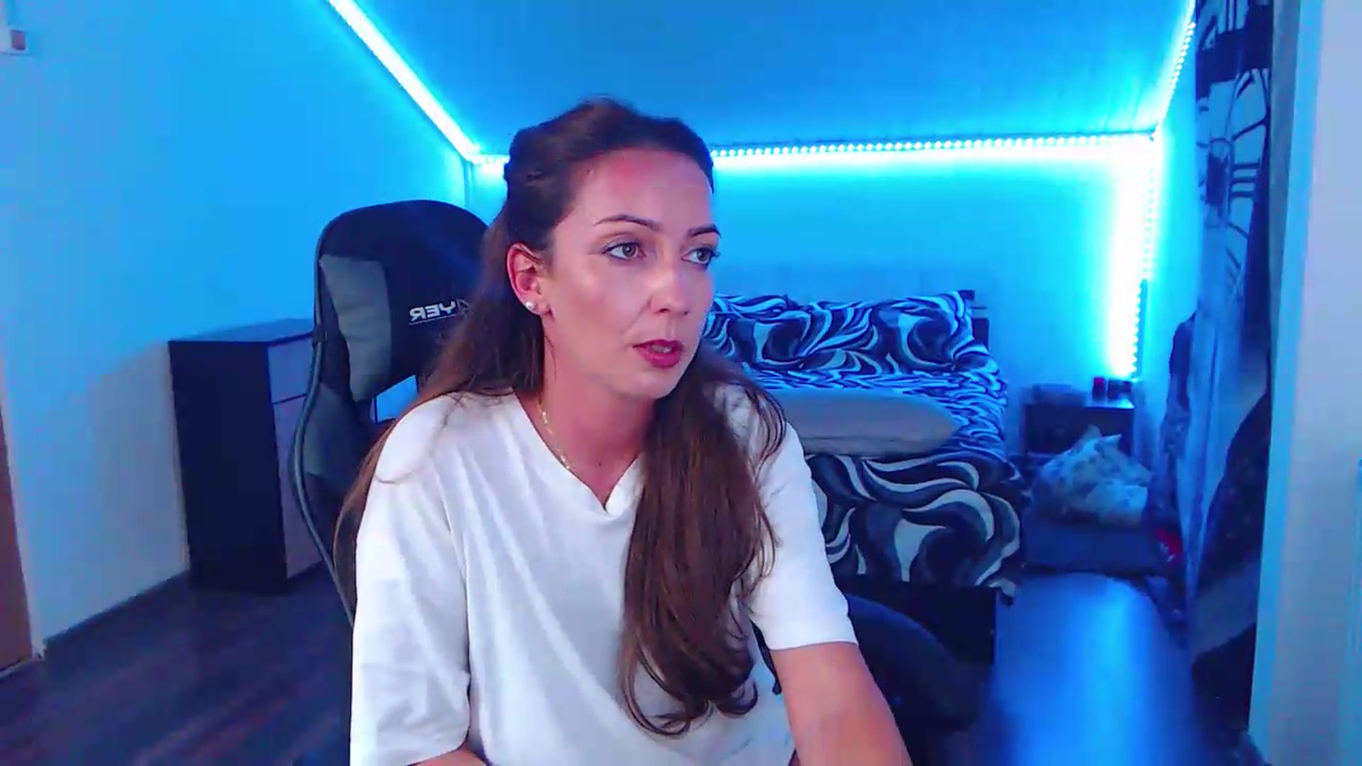 Gallery image thumbnail from SlimCurly's myfreecams stream on, 06/06/2026, 22:28 image 15 of 20