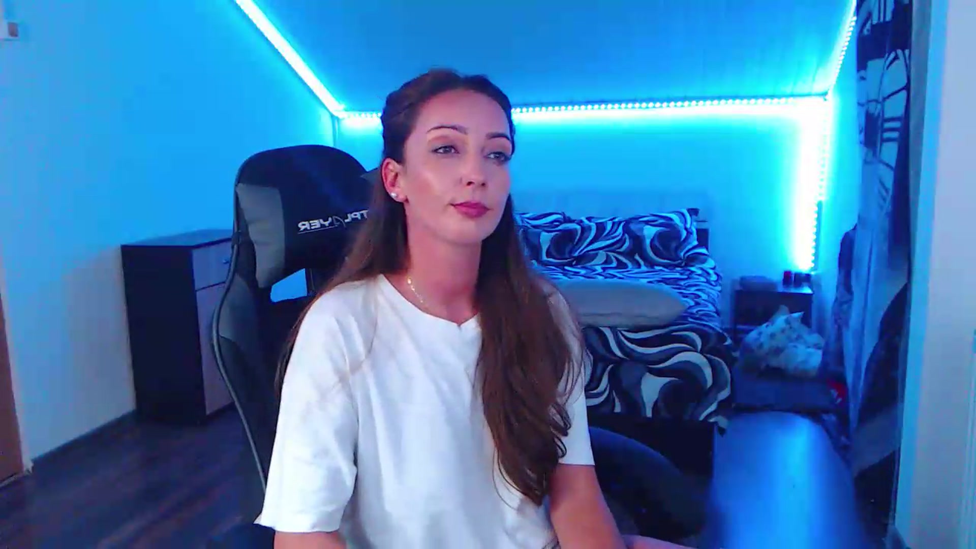 Gallery image thumbnail from SlimCurly's myfreecams stream on, 06/06/2026, 22:28 image 20 of 20