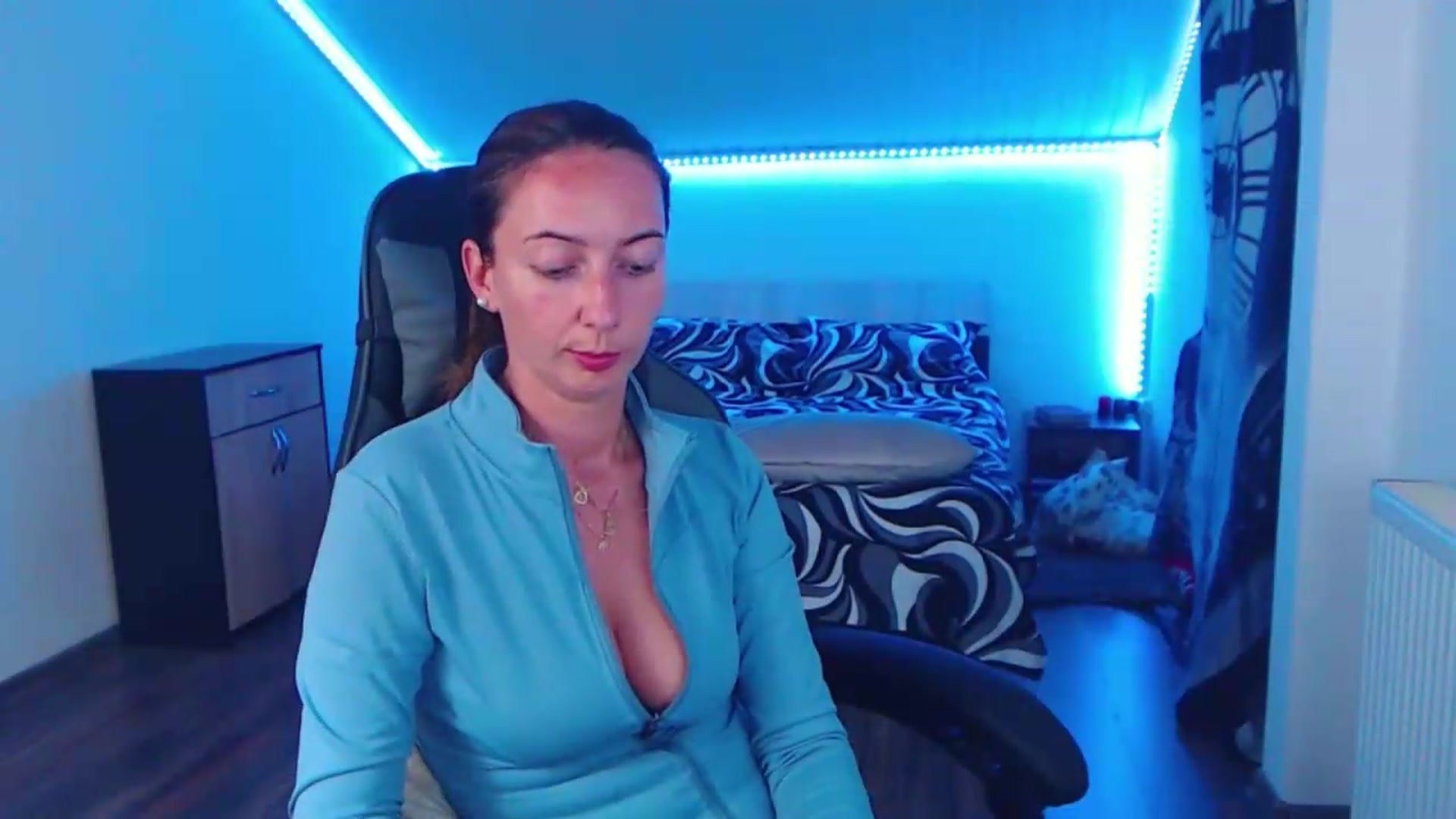 Gallery image thumbnail from SlimCurly's myfreecams stream on, 06/08/2026, 22:29 image 13 of 20