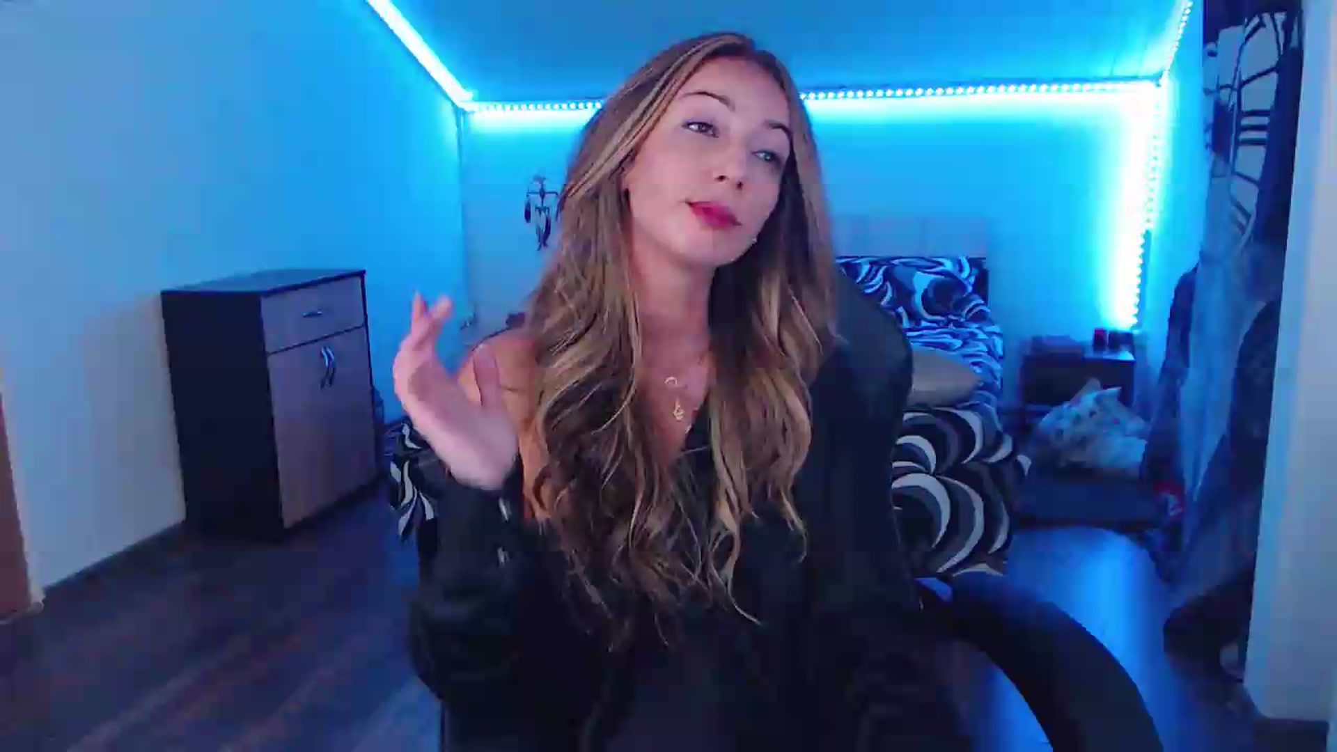 Gallery image thumbnail from SlimCurly's myfreecams stream on, 06/10/2026, 21:48 image 1 of 20