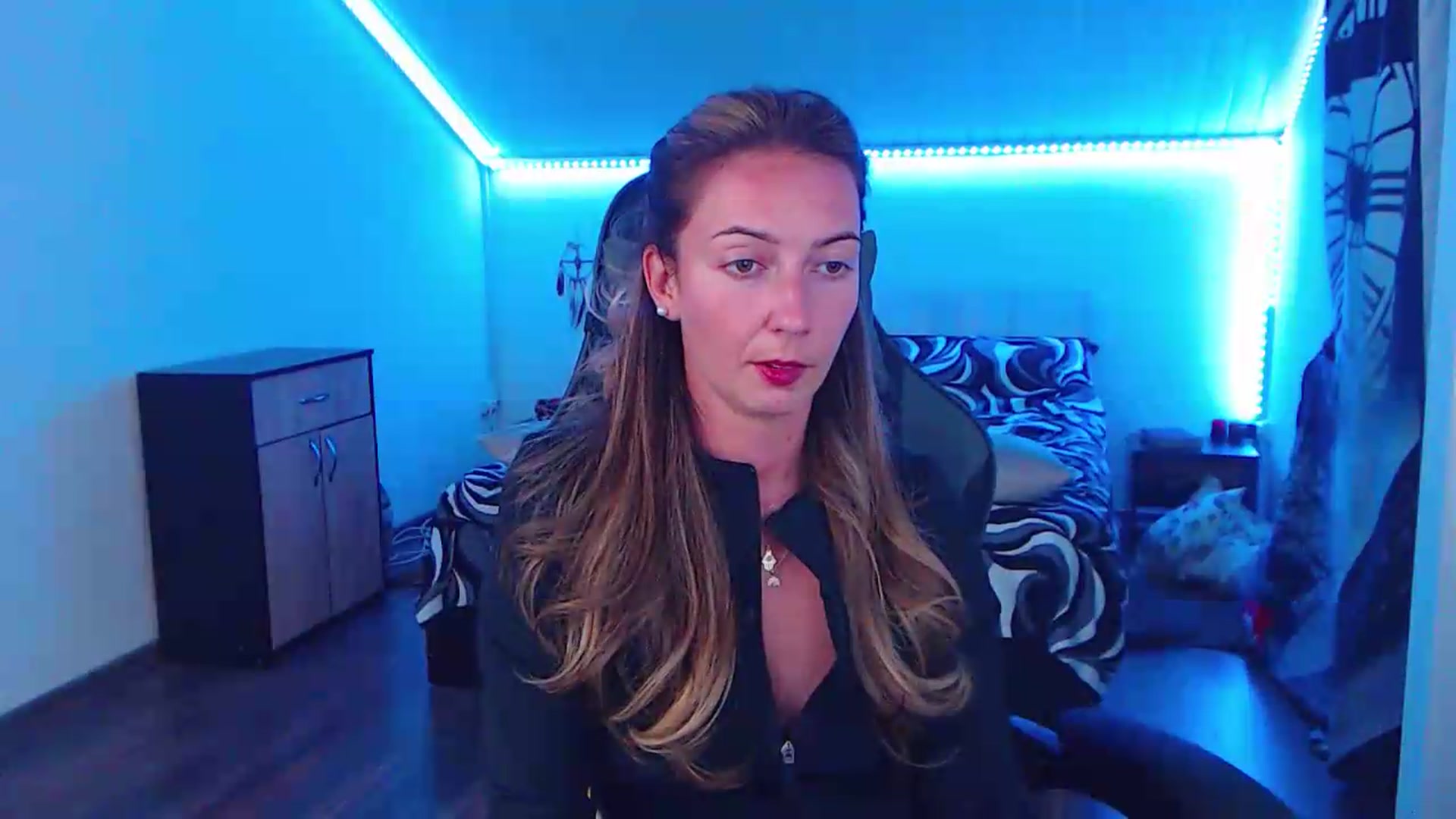 Gallery image thumbnail from SlimCurly's myfreecams stream on, 06/13/2026, 22:01 image 19 of 20
