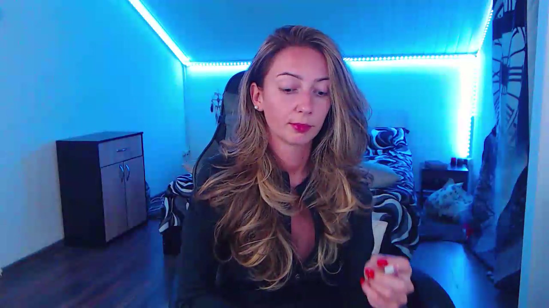 Gallery image thumbnail from SlimCurly's myfreecams stream on, 06/13/2026, 22:01 image 3 of 20