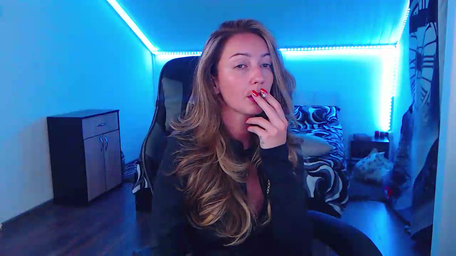 Gallery image thumbnail from SlimCurly's myfreecams stream on, 06/13/2026, 22:01 image 5 of 20
