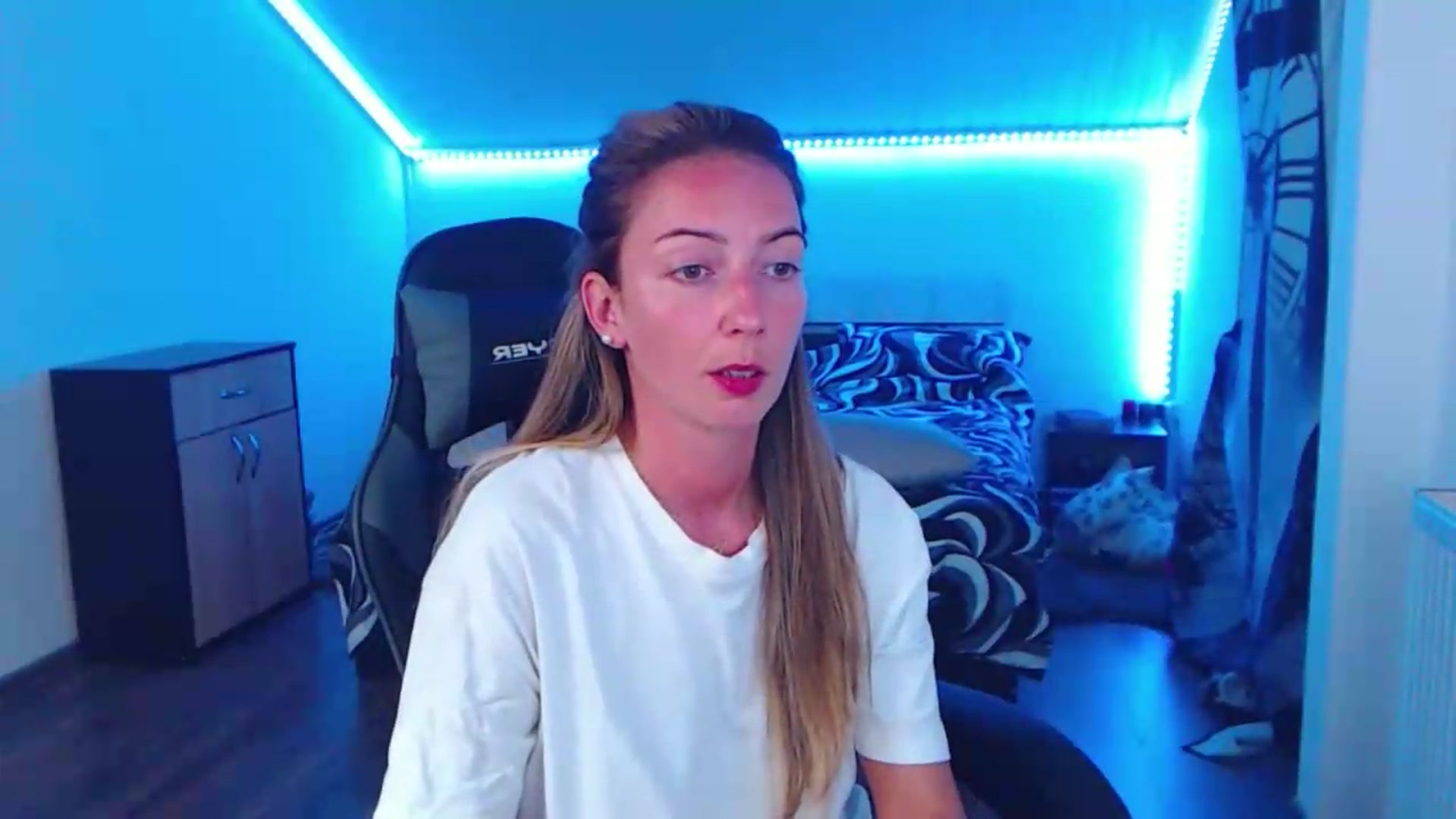 Gallery image thumbnail from SlimCurly's myfreecams stream on, 06/20/2026, 22:20 image 8 of 20