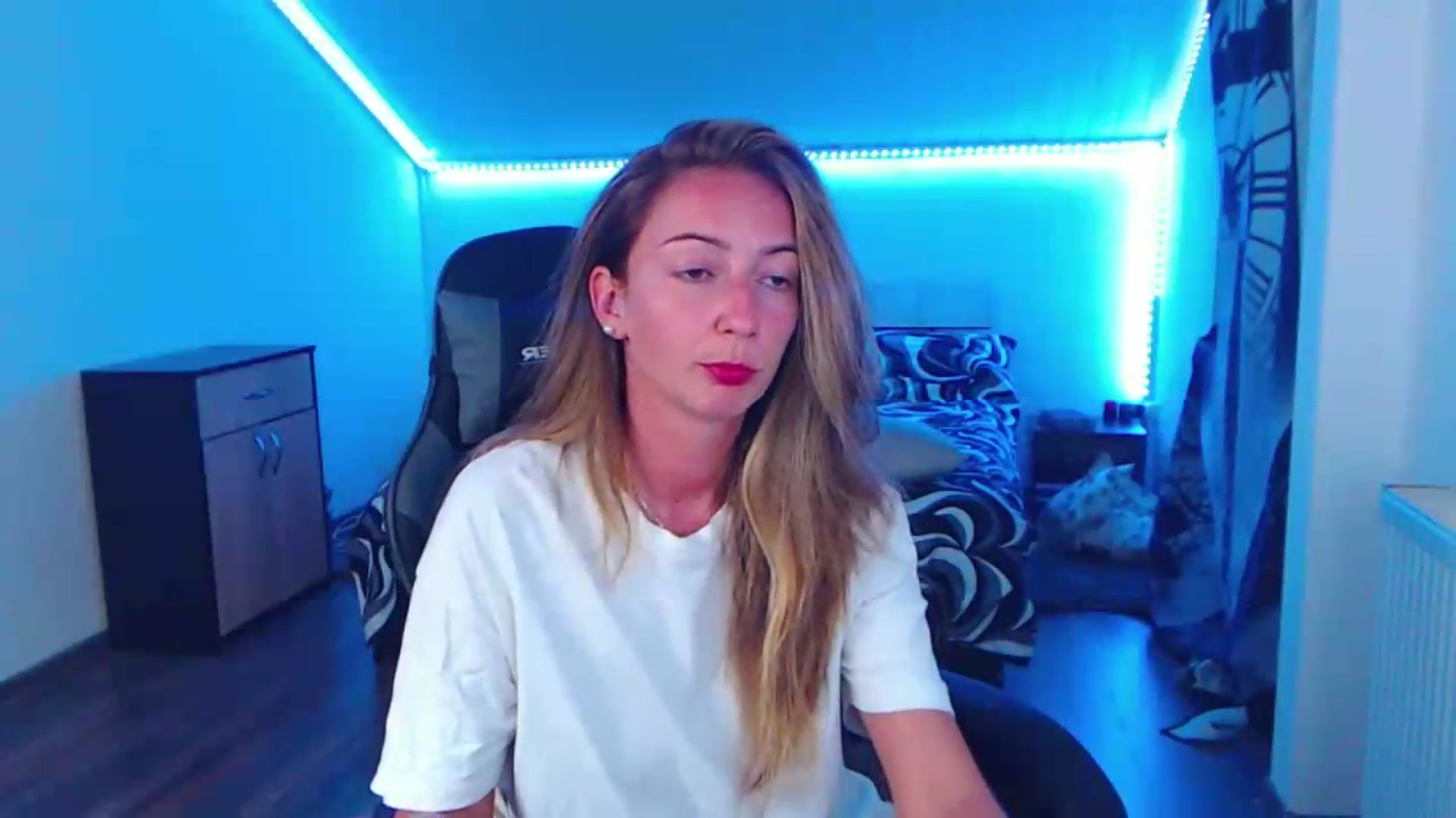 Gallery image thumbnail from SlimCurly's myfreecams stream on, 06/20/2026, 22:20 image 2 of 20