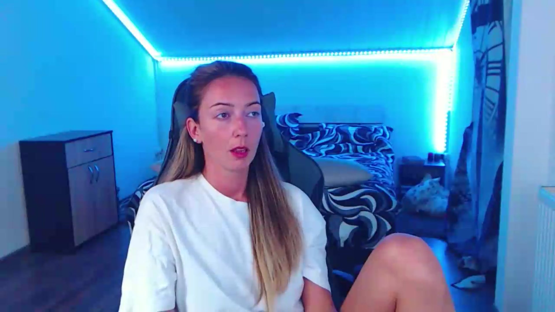 Gallery image thumbnail from SlimCurly's myfreecams stream on, 06/20/2026, 22:20 image 20 of 20