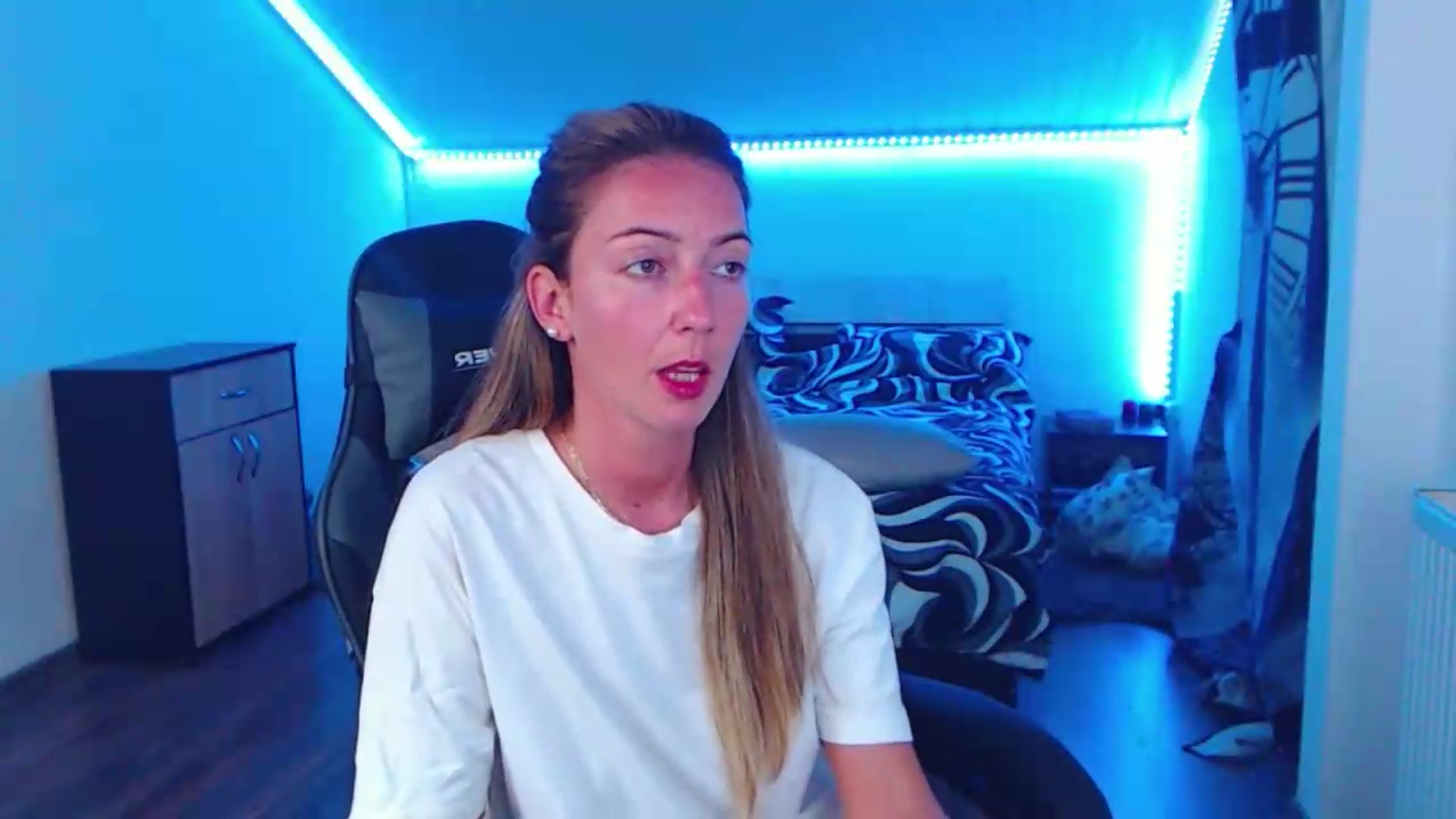 Gallery image thumbnail from SlimCurly's myfreecams stream on, 06/20/2026, 22:20 image 10 of 20
