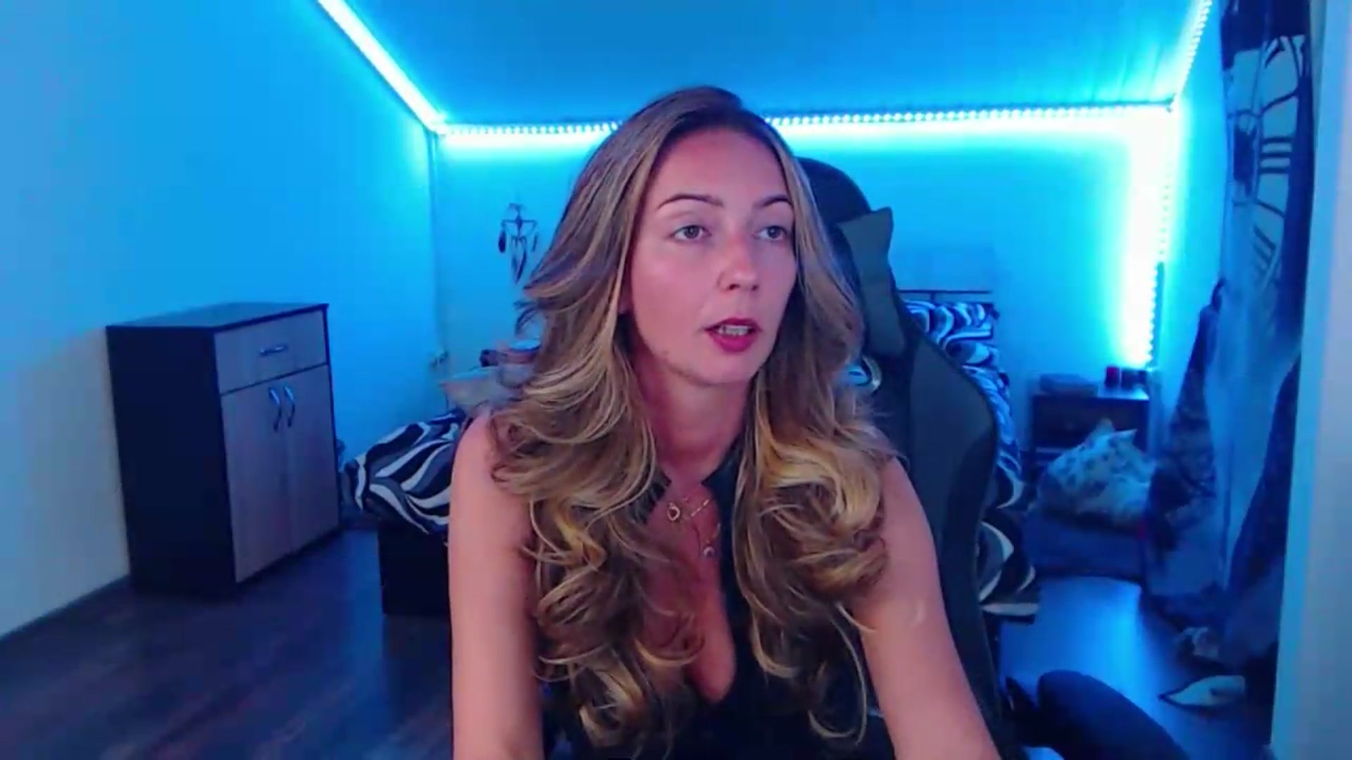 Gallery image thumbnail from SlimCurly's myfreecams stream on, 06/24/2026, 22:51 image 8 of 20