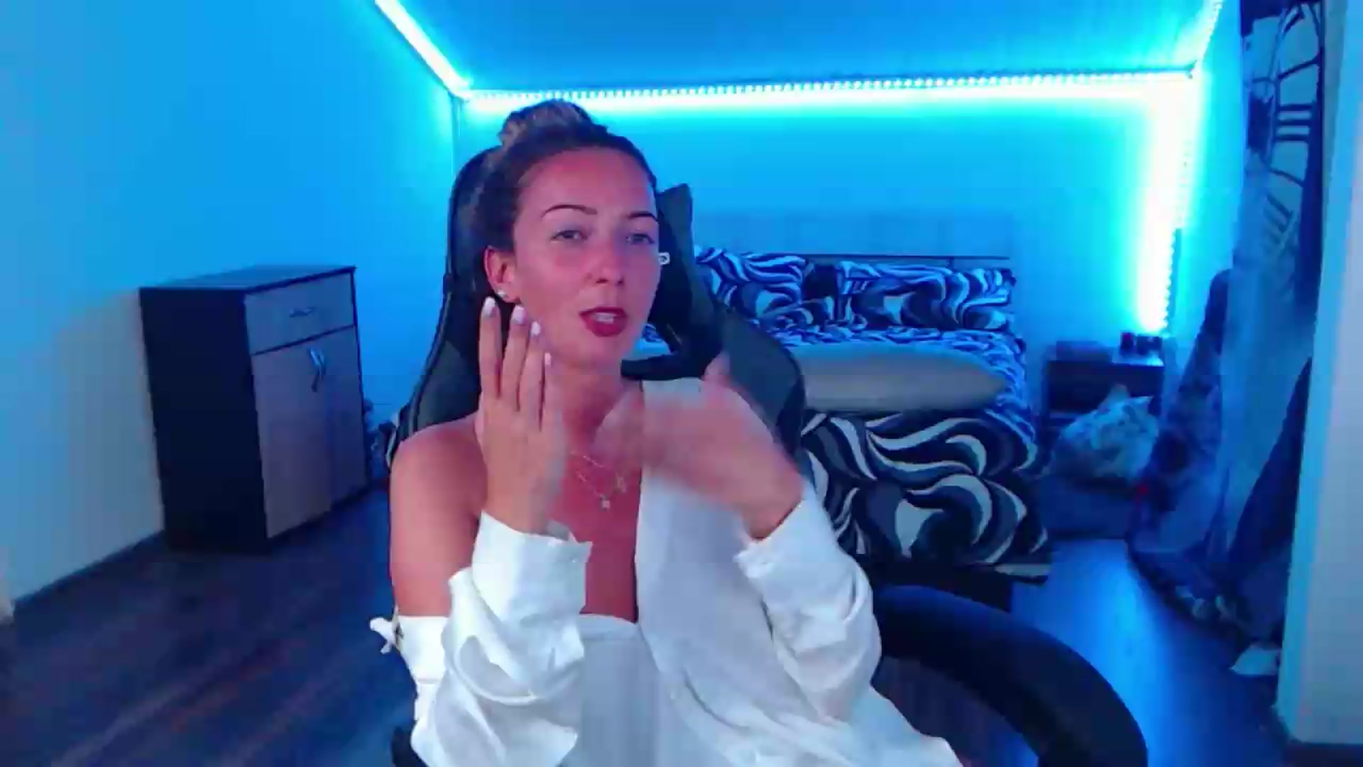 Gallery image thumbnail from SlimCurly's myfreecams stream on, 06/28/2026, 21:51 image 11 of 20