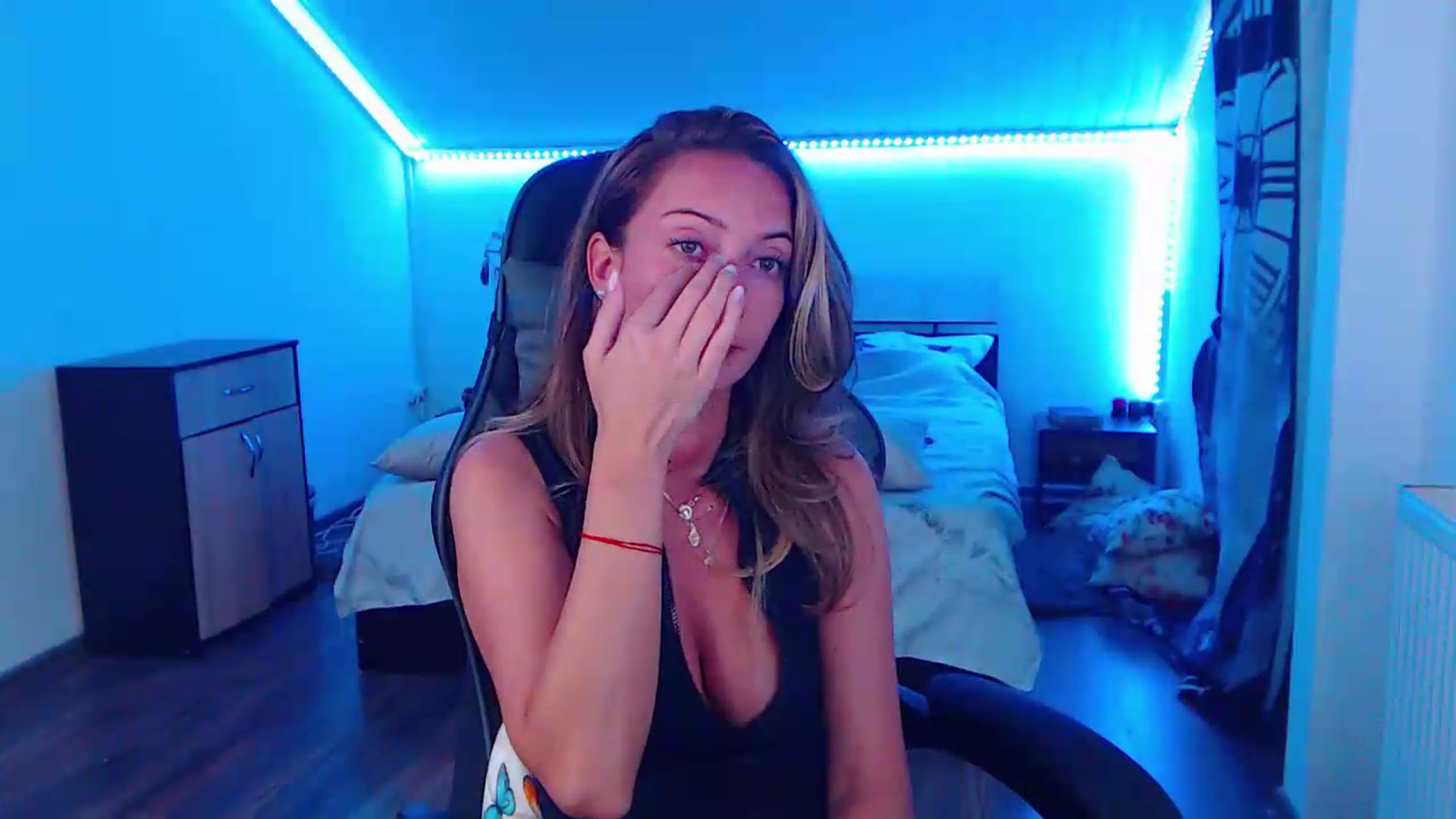 Gallery image thumbnail from SlimCurly's myfreecams stream on, 07/07/2026, 21:53 image 10 of 20