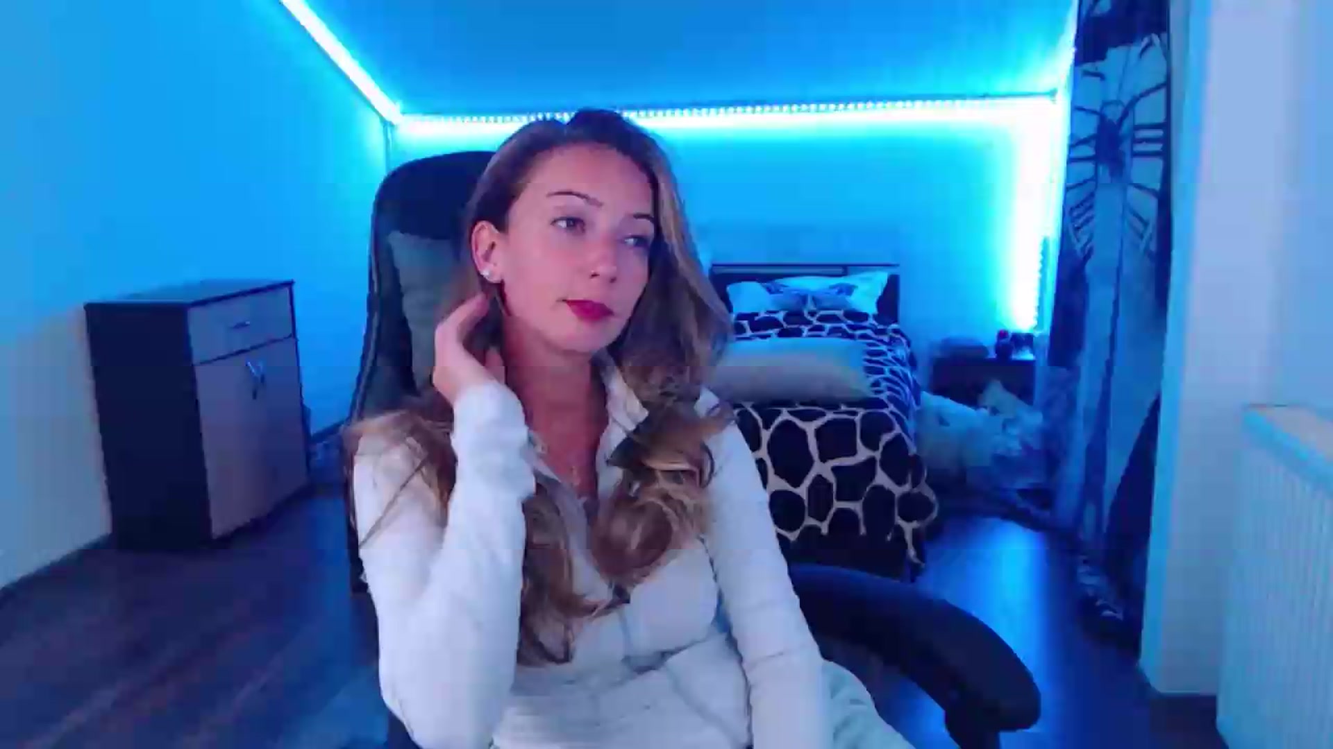 Gallery image thumbnail from SlimCurly's myfreecams stream on, 07/10/2026, 21:55 image 11 of 20