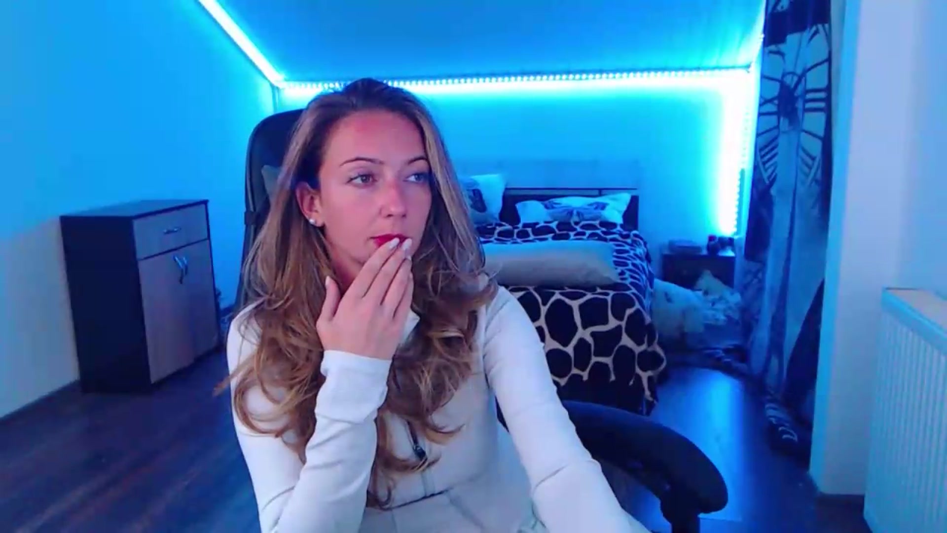 Gallery image thumbnail from SlimCurly's myfreecams stream on, 07/10/2026, 21:55 image 5 of 20