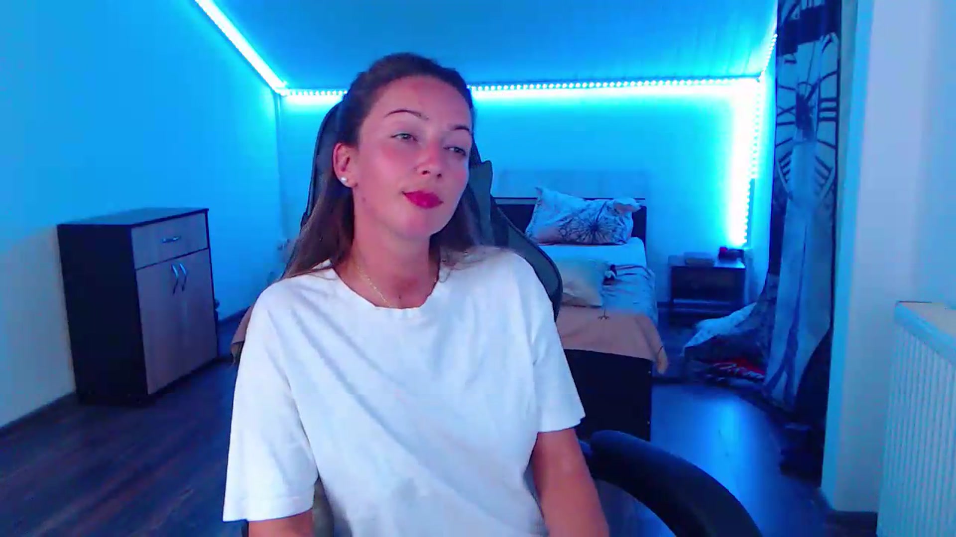 Gallery image thumbnail from SlimCurly's myfreecams stream on, 08/09/2026, 21:35 image 20 of 20