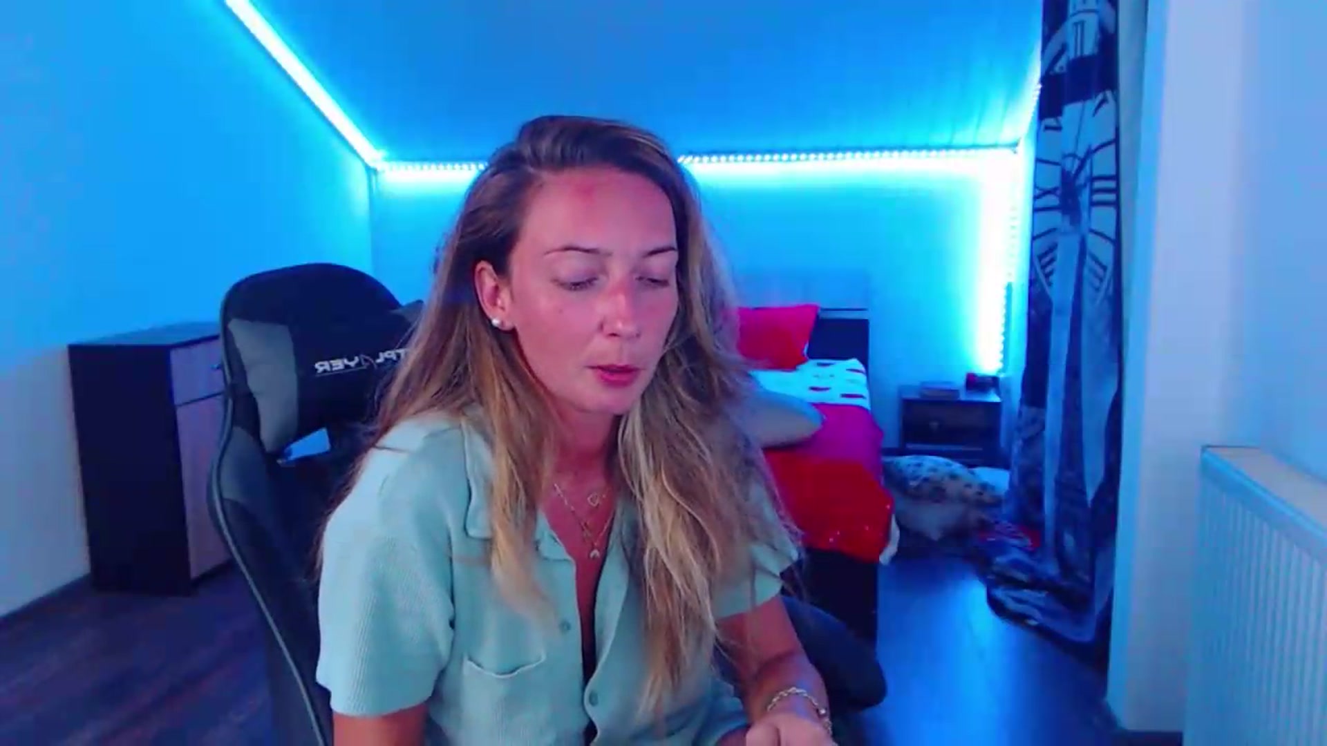 Gallery image thumbnail from SlimCurly's myfreecams stream on, 08/12/2026, 22:07 image 4 of 20
