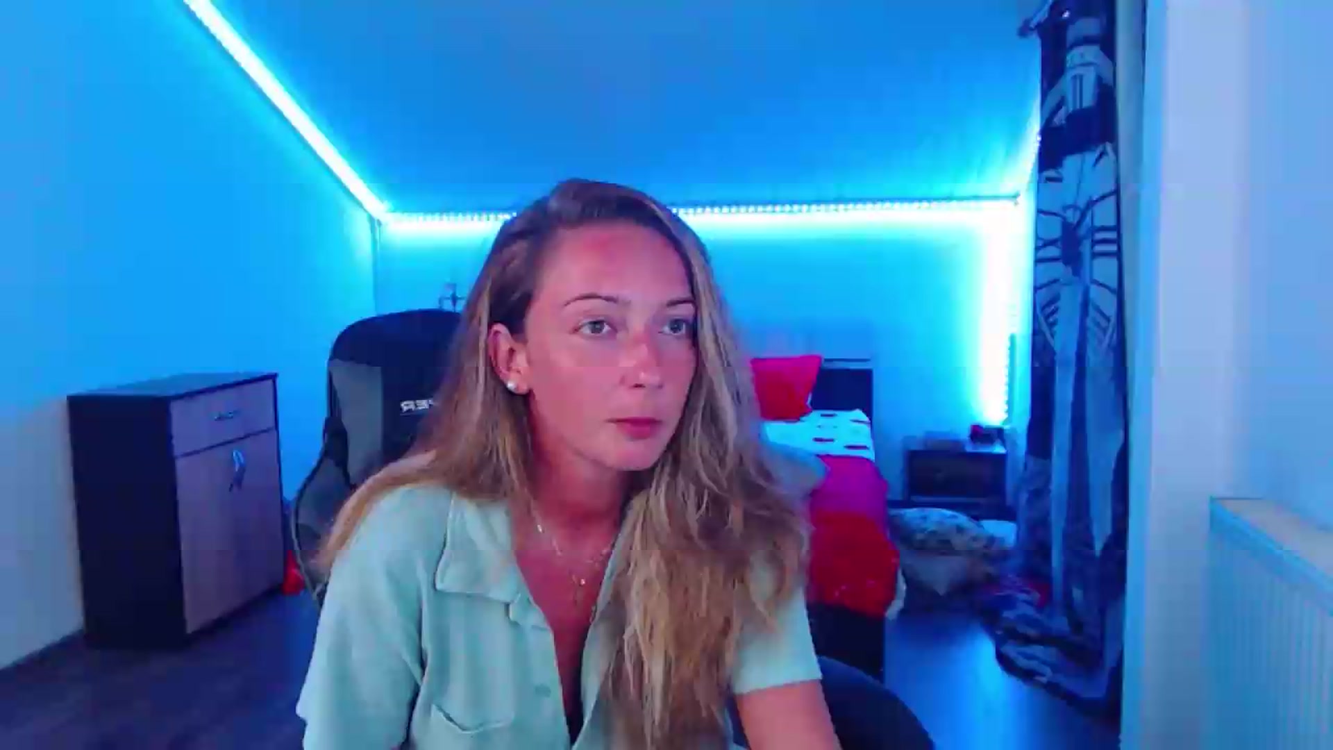 Gallery image thumbnail from SlimCurly's myfreecams stream on, 08/12/2026, 22:07 image 1 of 20