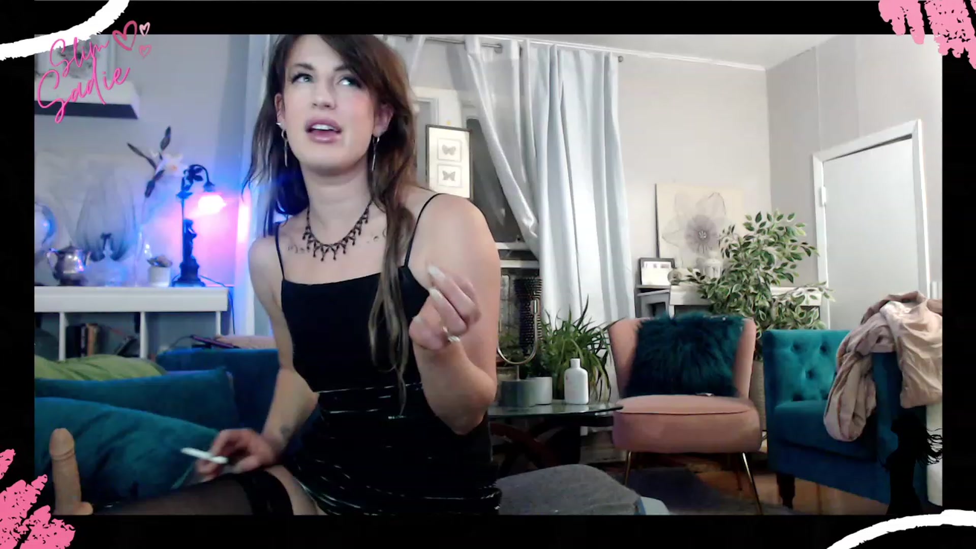 Gallery image thumbnail from SlimSadie's myfreecams stream on, 12/26/2022, 02:21 image 19 of 20