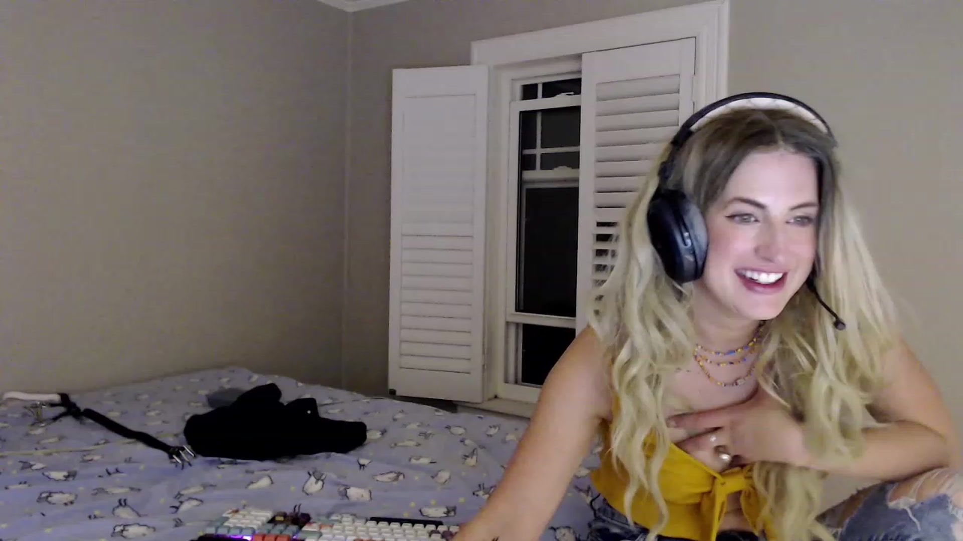 Gallery image thumbnail from SlimSadie's myfreecams stream on, 04/16/2023, 07:33 image 19 of 20
