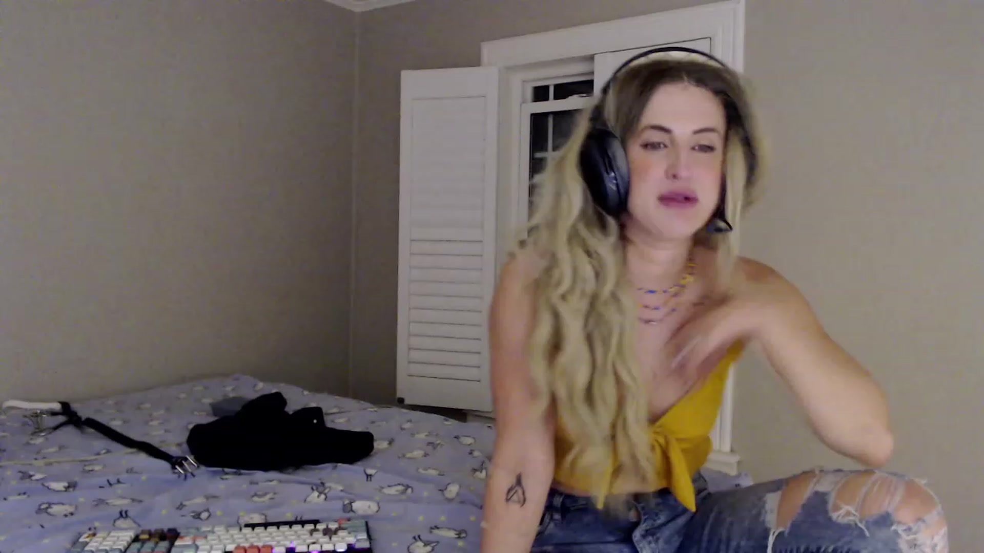 Gallery image thumbnail from SlimSadie's myfreecams stream on, 04/16/2023, 07:33 image 20 of 20
