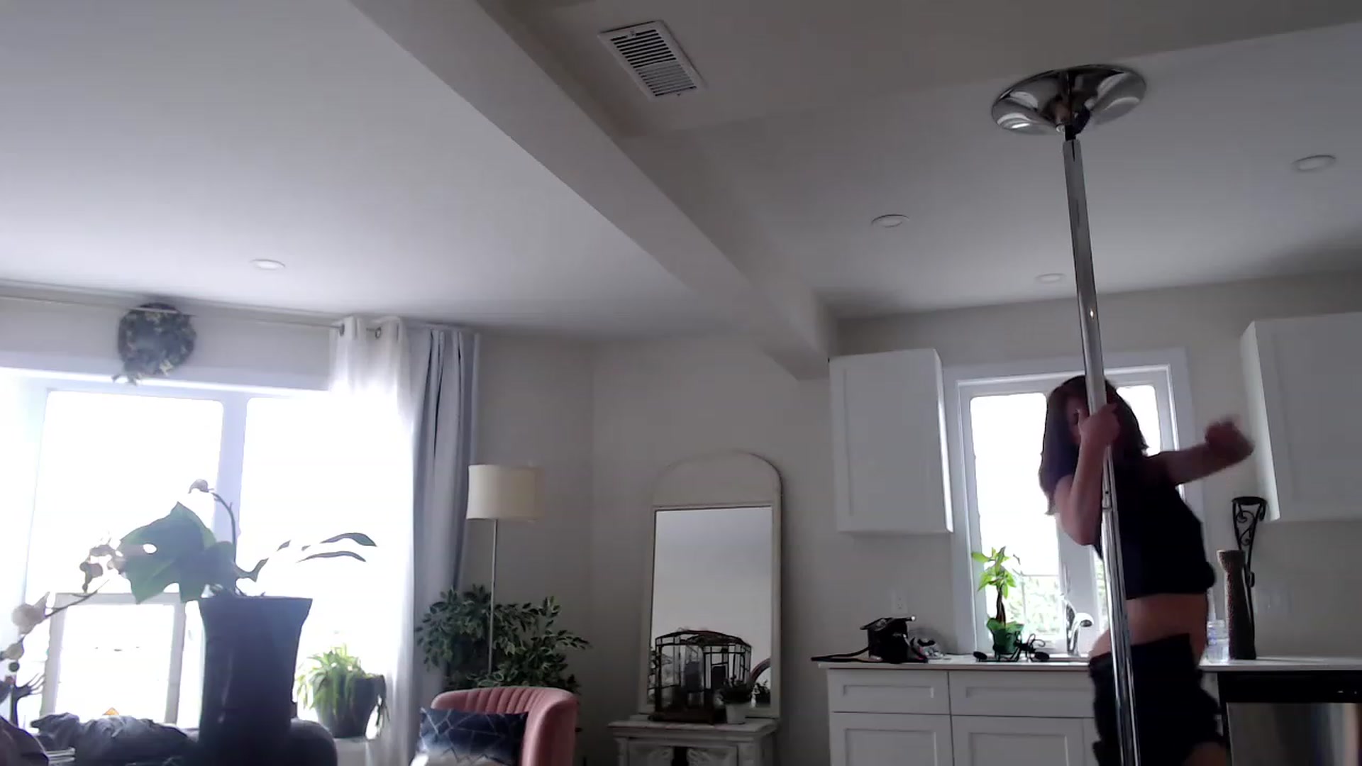 Gallery image thumbnail from SlimSadie's myfreecams stream on, 05/03/2023, 12:24 image 7 of 20