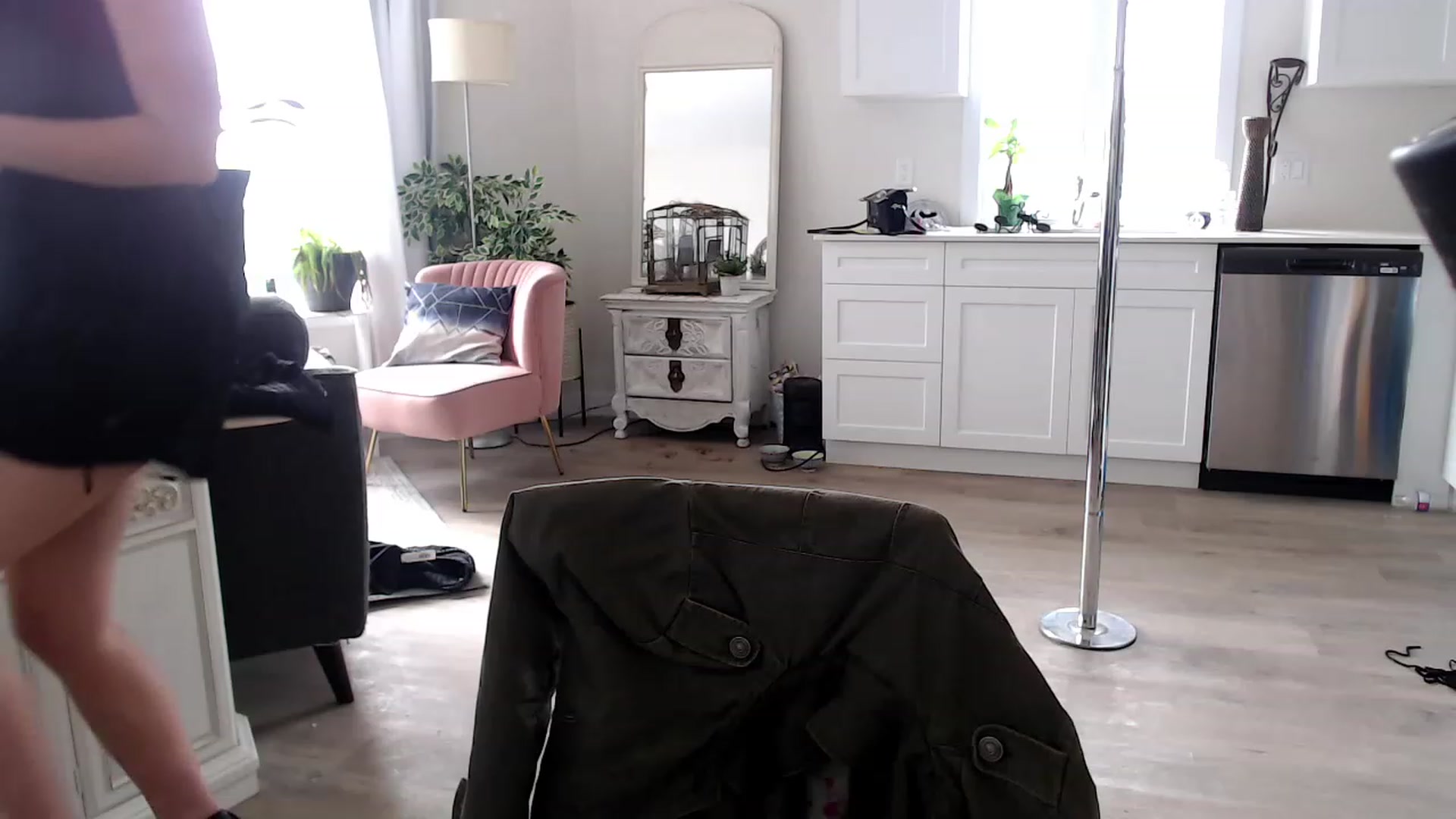 Gallery image thumbnail from SlimSadie's myfreecams stream on, 05/03/2023, 12:24 image 16 of 20