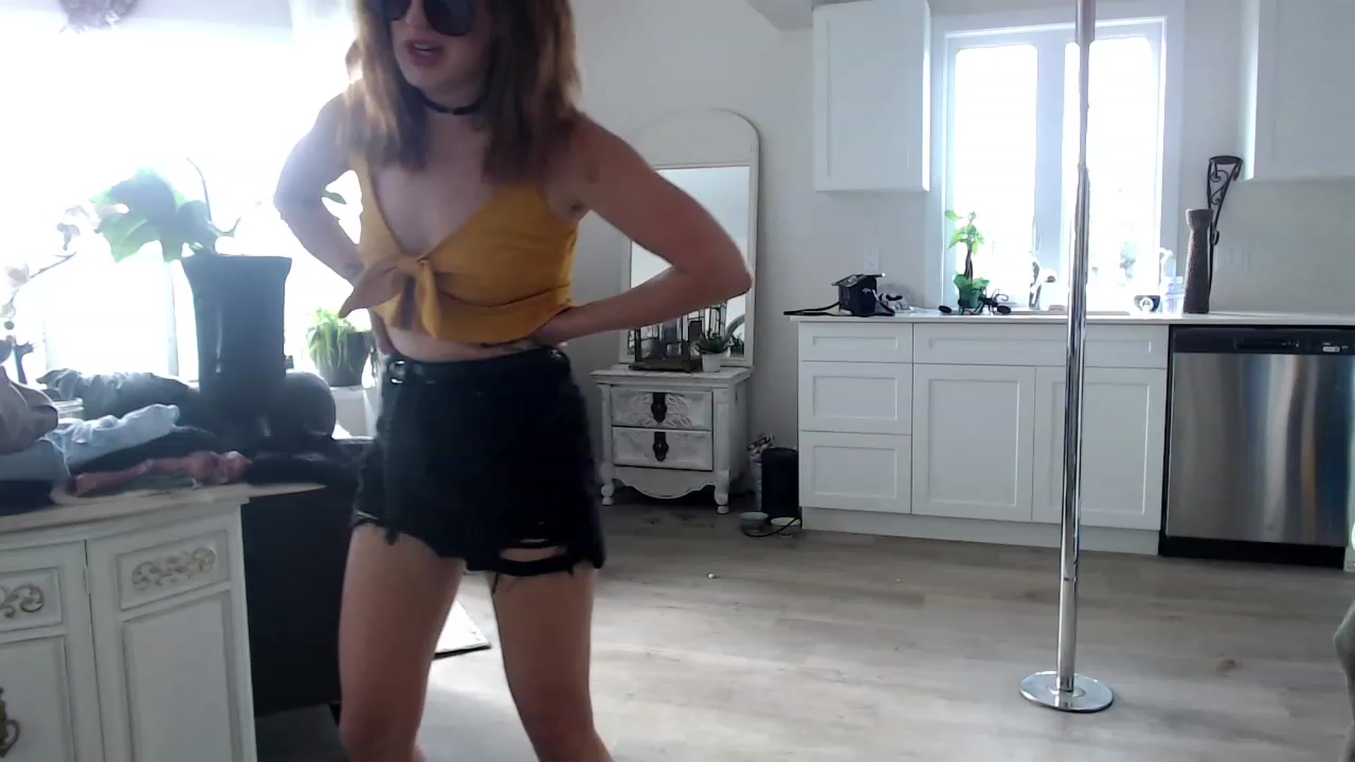 Gallery image thumbnail from SlimSadie's myfreecams stream on, 05/03/2023, 13:22 image 11 of 20