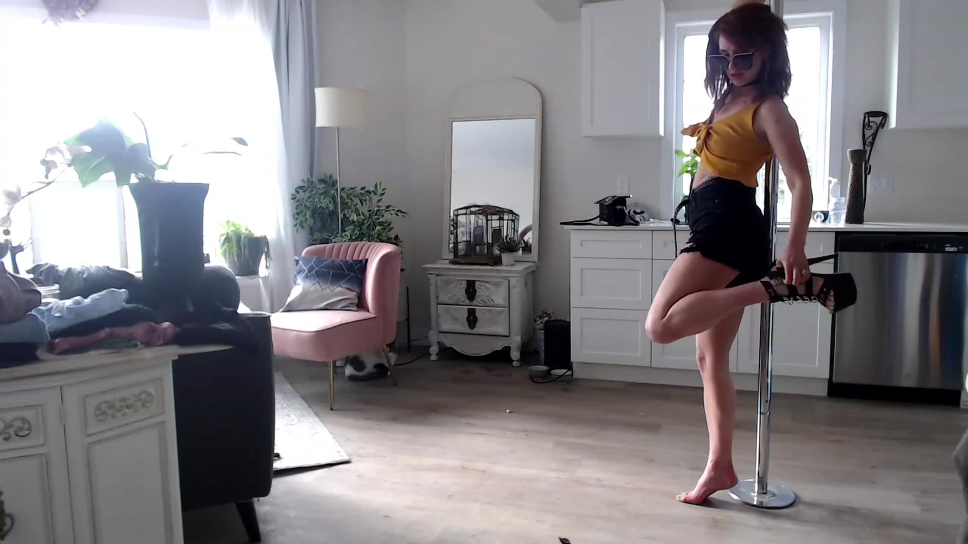 Gallery image thumbnail from SlimSadie's myfreecams stream on, 05/03/2023, 13:22 image 10 of 20