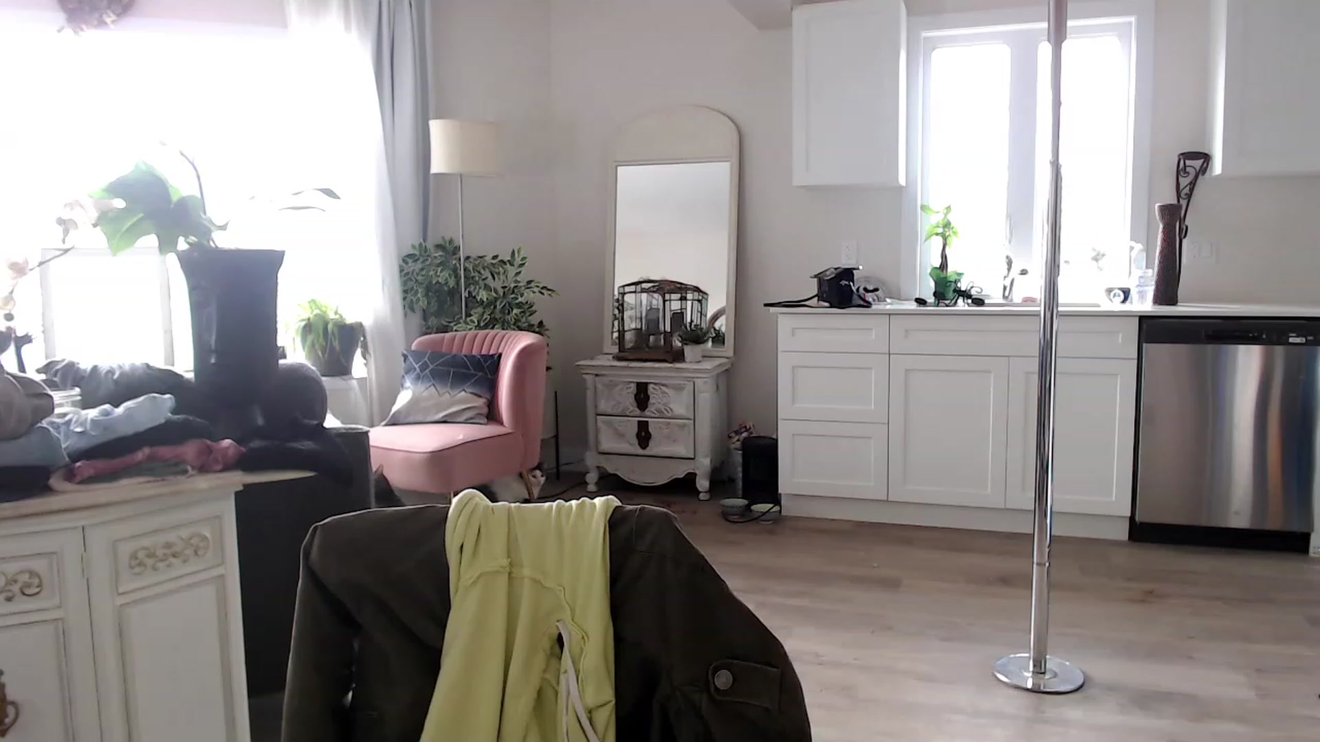 Gallery image thumbnail from SlimSadie's myfreecams stream on, 05/03/2023, 13:22 image 13 of 20