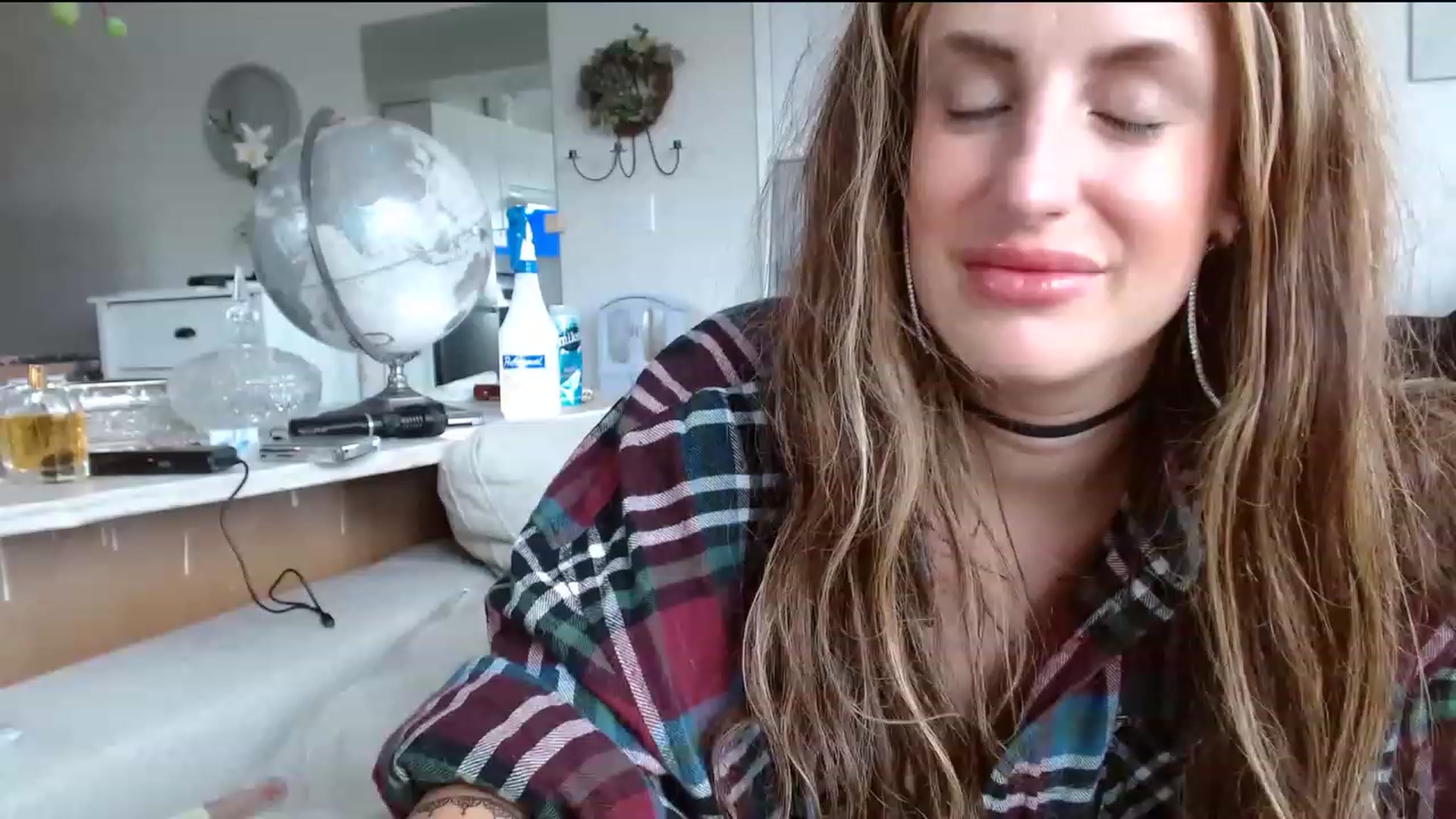 Gallery image thumbnail from SlimSadie's myfreecams stream on, 08/18/2023, 17:04 image 19 of 20