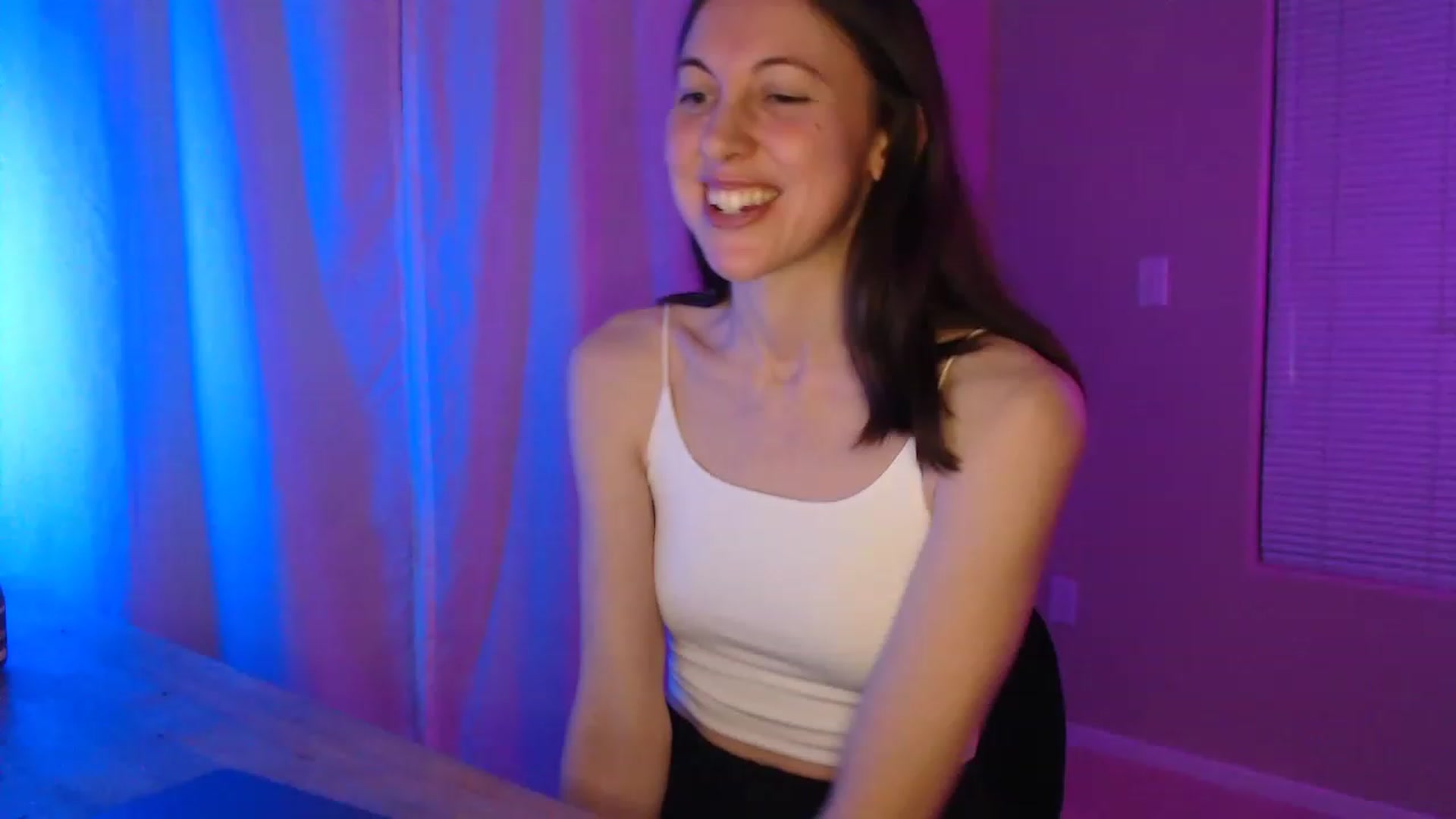 Gallery image thumbnail from SlimSexi's myfreecams stream on, 12/21/2022, 05:25 image 13 of 20