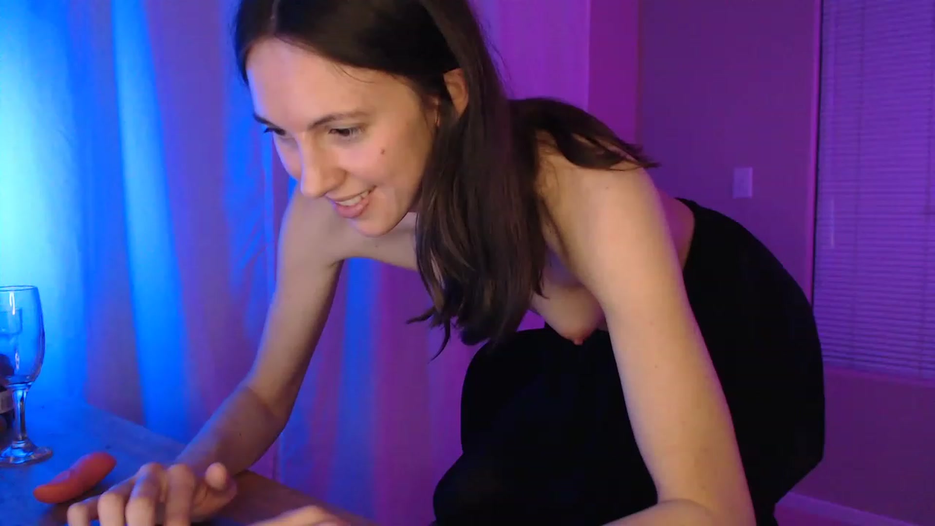 Gallery image thumbnail from SlimSexi's myfreecams stream on, 12/21/2022, 08:04 image 7 of 20