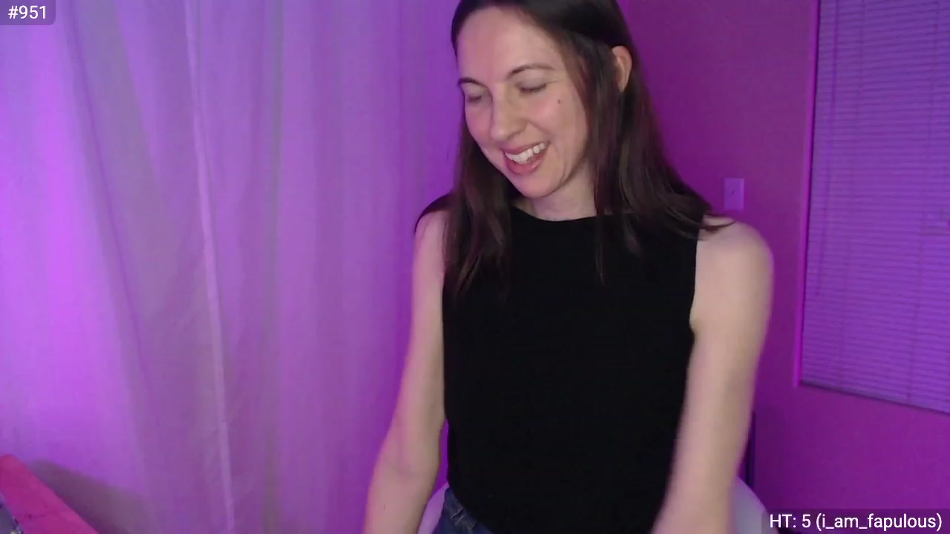 Gallery image thumbnail from SlimSexi's myfreecams stream on, 01/22/2023, 08:49 image 4 of 20