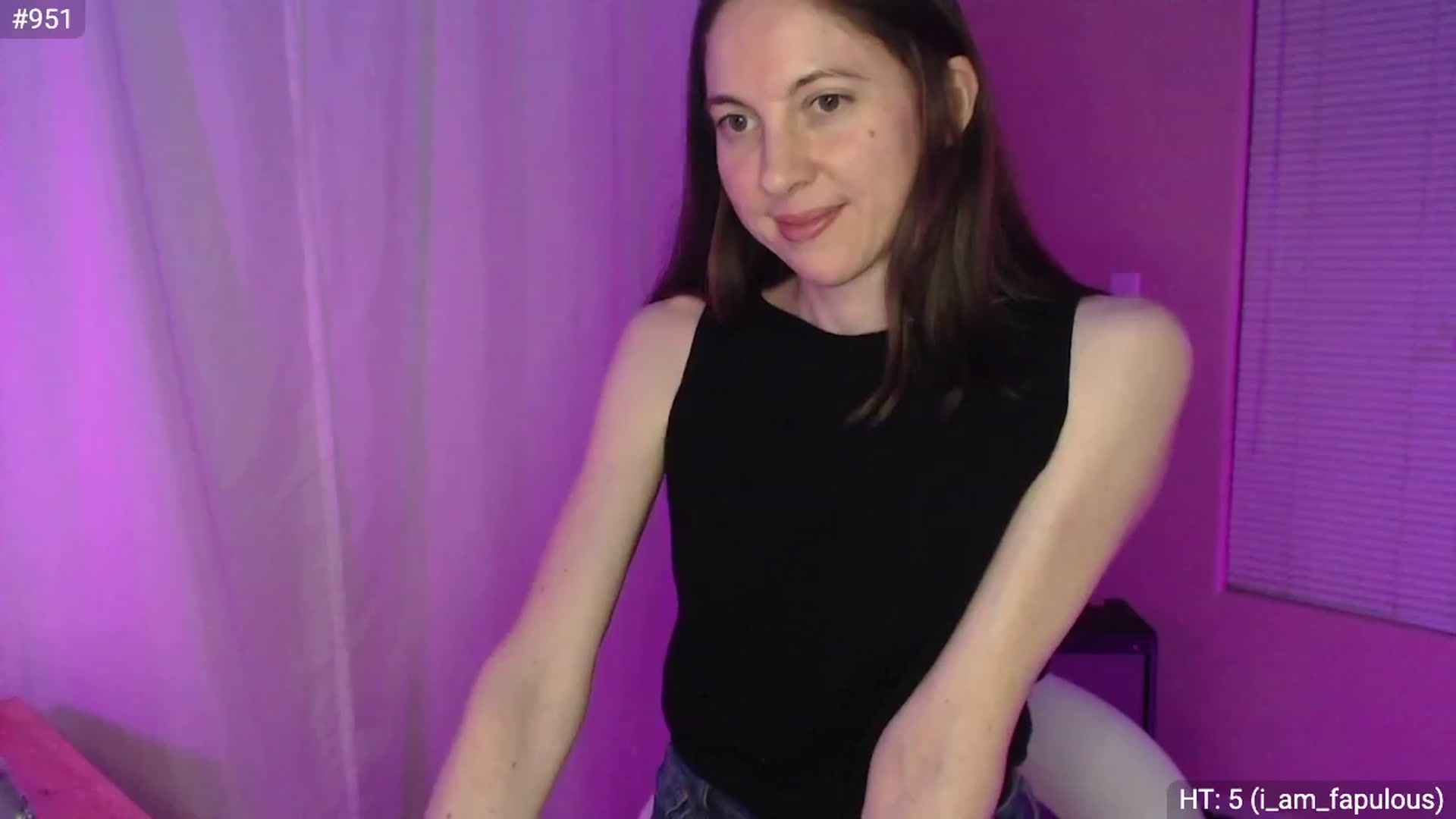 Gallery image thumbnail from SlimSexi's myfreecams stream on, 01/22/2023, 08:49 image 6 of 20