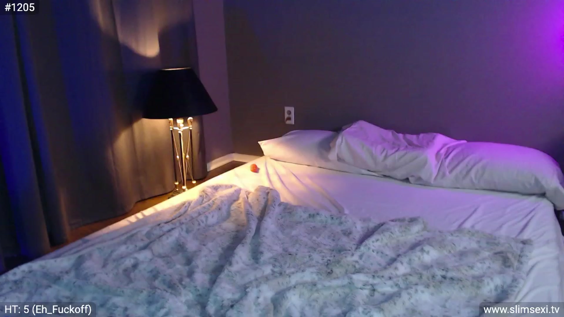 Gallery image thumbnail from SlimSexi's myfreecams stream on, 03/06/2023, 02:43 image 12 of 20