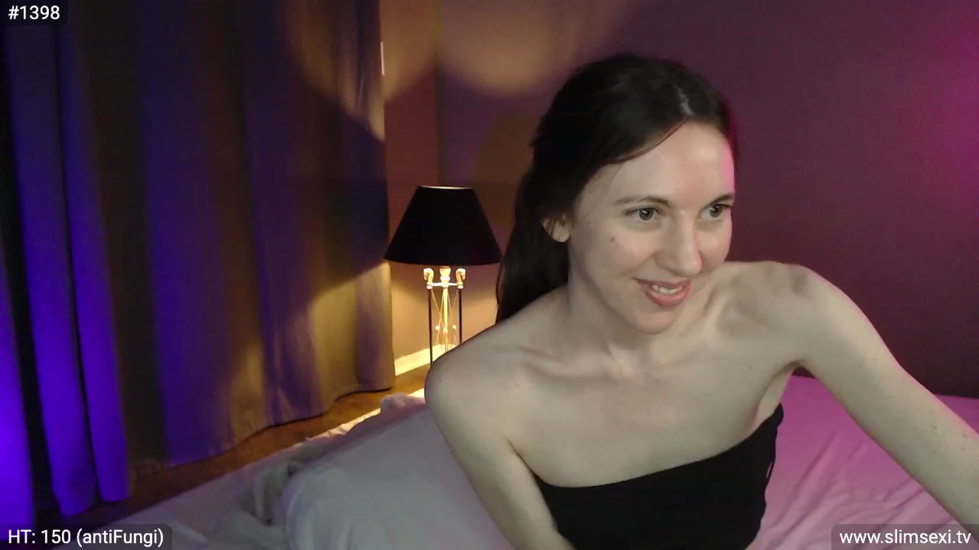 Gallery image thumbnail from SlimSexi's myfreecams stream on, 03/07/2023, 10:04 image 7 of 20