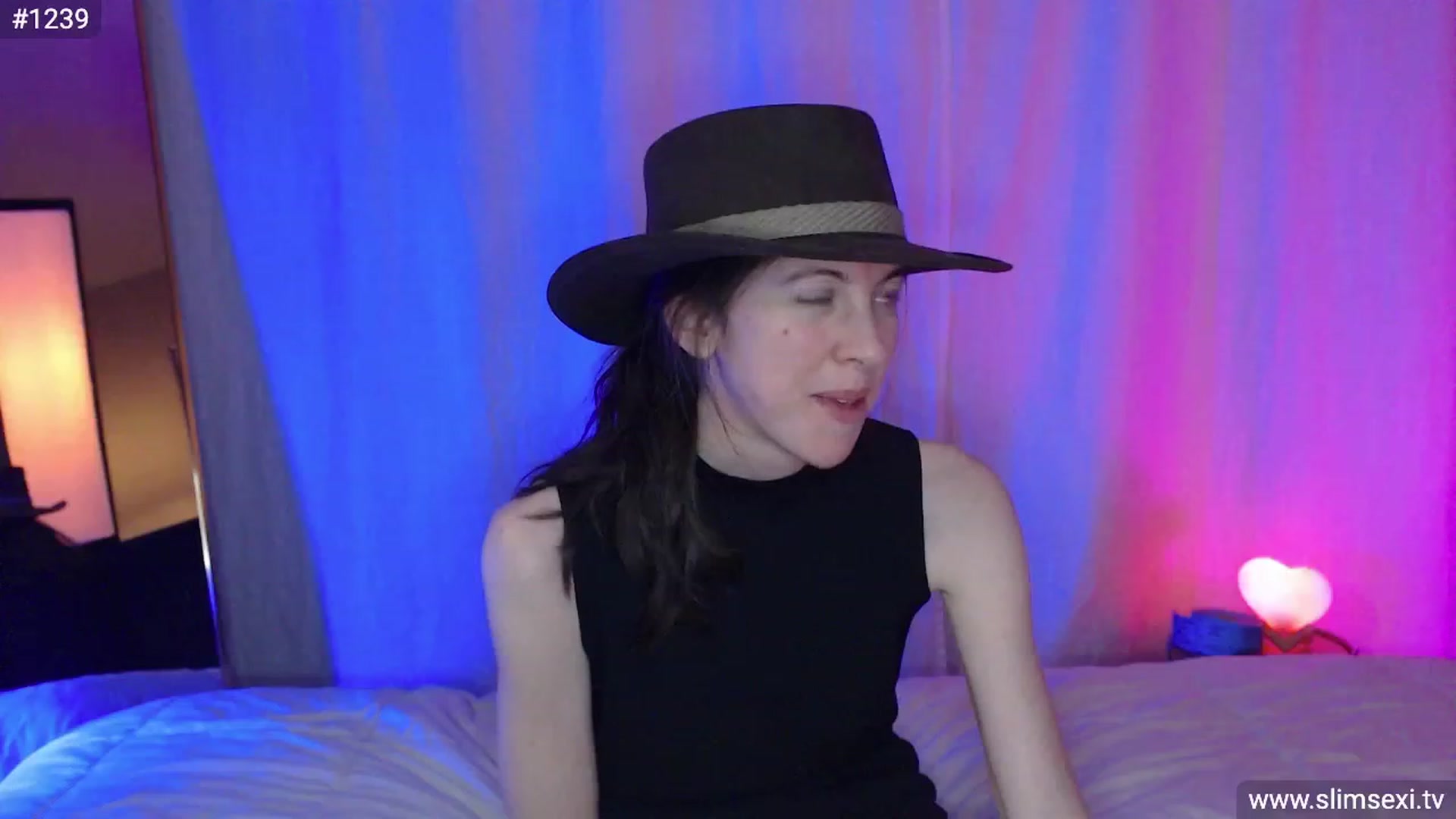 Gallery image thumbnail from SlimSexi's myfreecams stream on, 03/10/2023, 08:42 image 9 of 20