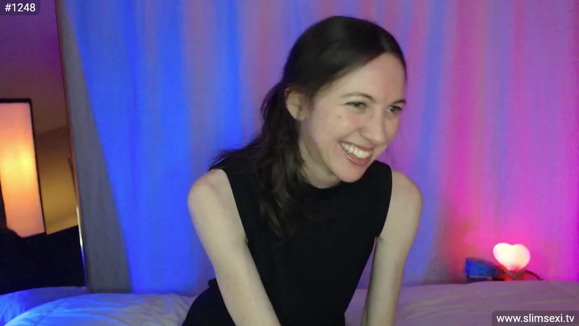 Gallery image thumbnail from SlimSexi's myfreecams stream on, 03/10/2023, 08:42 image 3 of 20