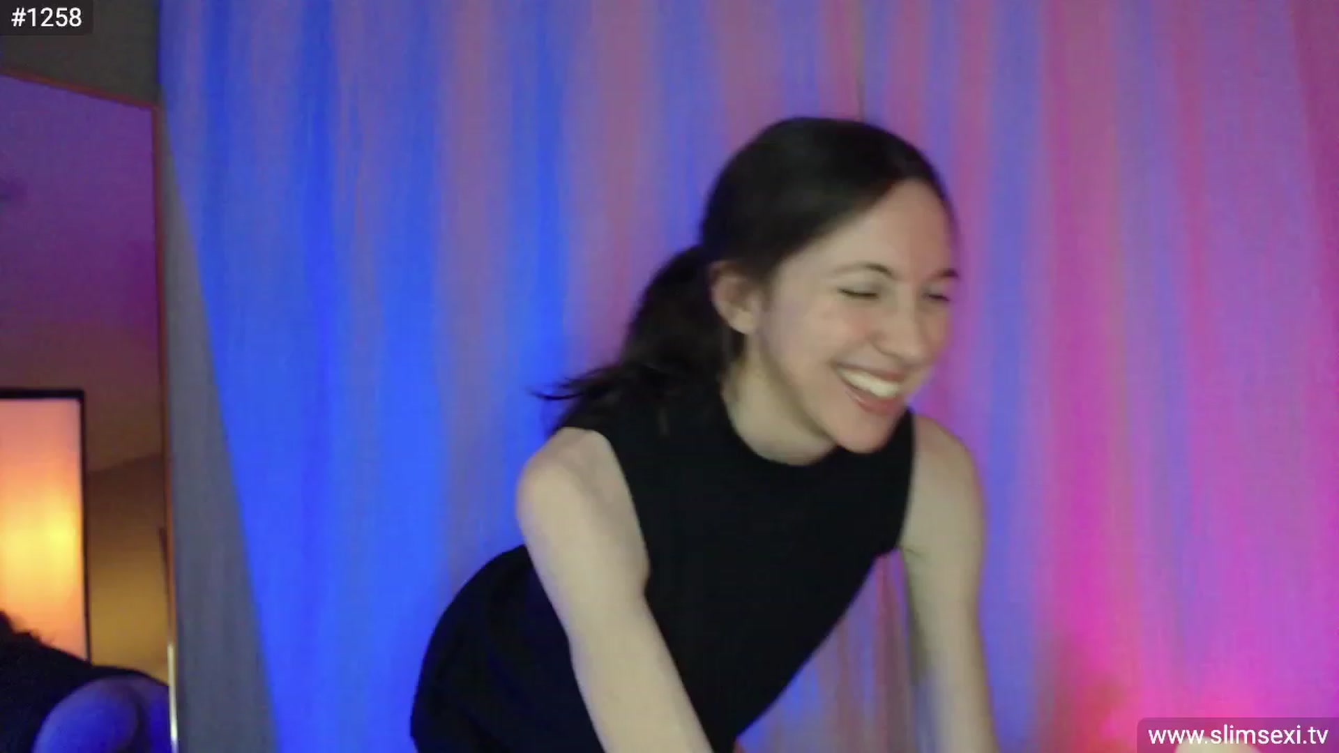 Gallery image thumbnail from SlimSexi's myfreecams stream on, 03/10/2023, 08:42 image 1 of 20