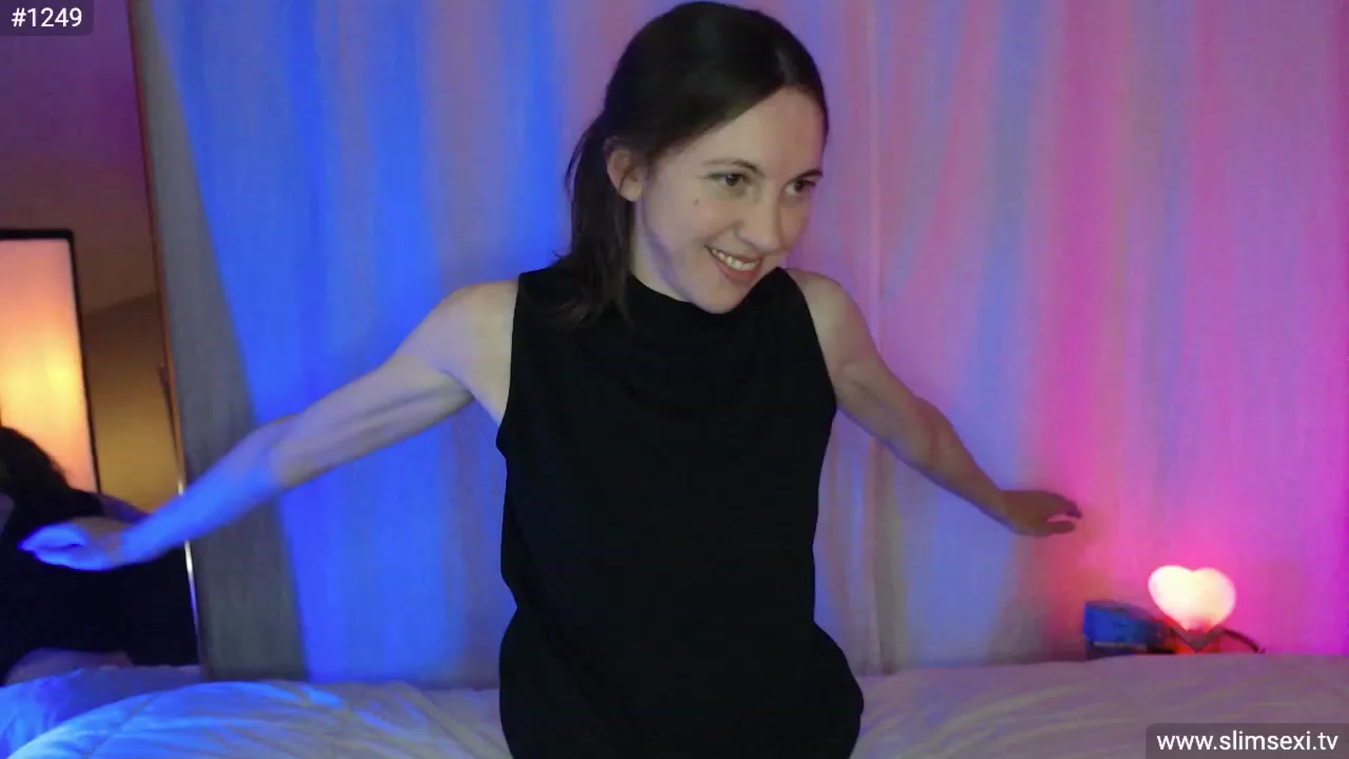 Gallery image thumbnail from SlimSexi's myfreecams stream on, 03/10/2023, 08:42 image 4 of 20