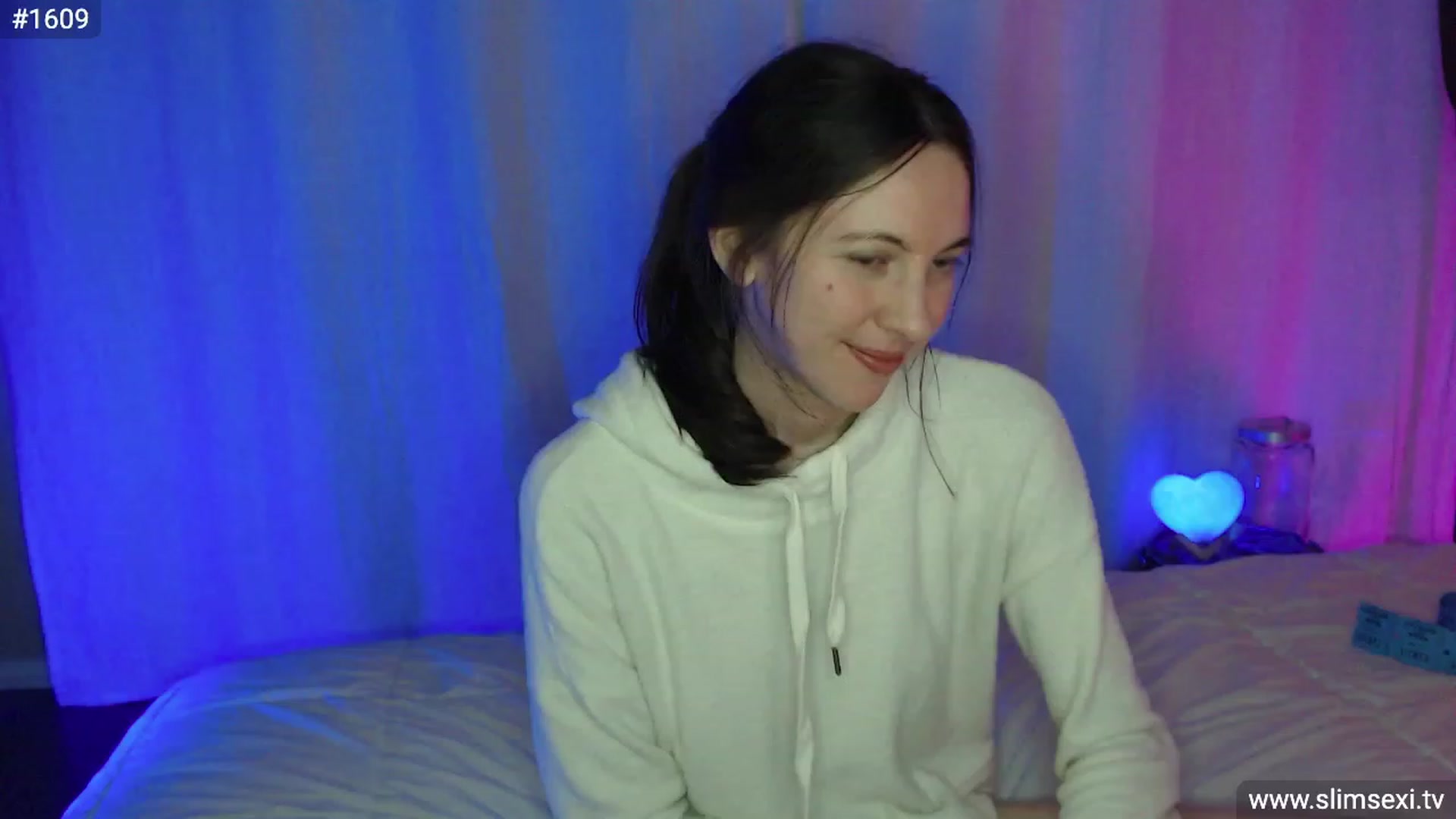 Gallery image thumbnail from SlimSexi's myfreecams stream on, 03/15/2023, 09:10 image 18 of 20
