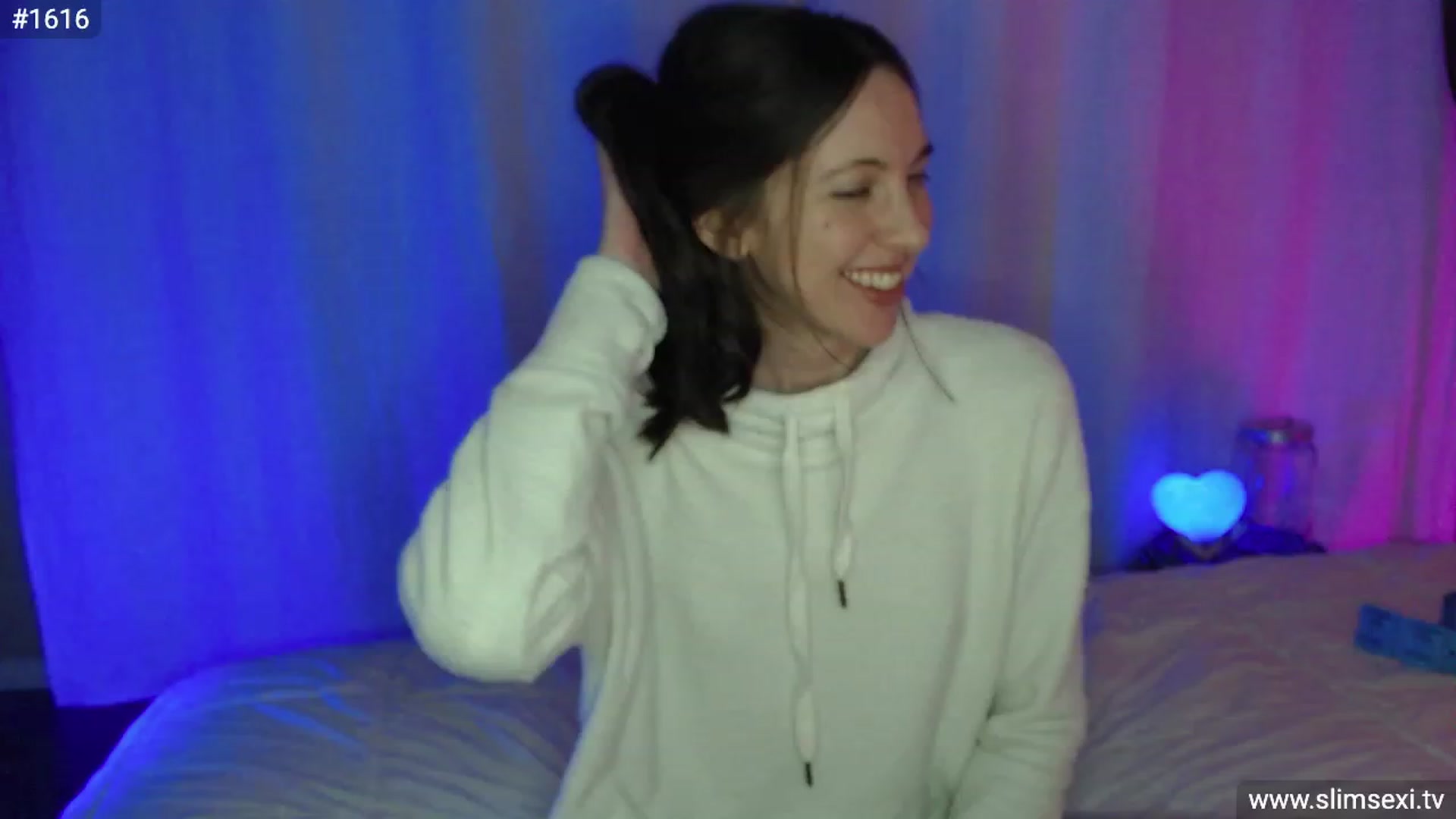 Gallery image thumbnail from SlimSexi's myfreecams stream on, 03/15/2023, 09:10 image 16 of 20