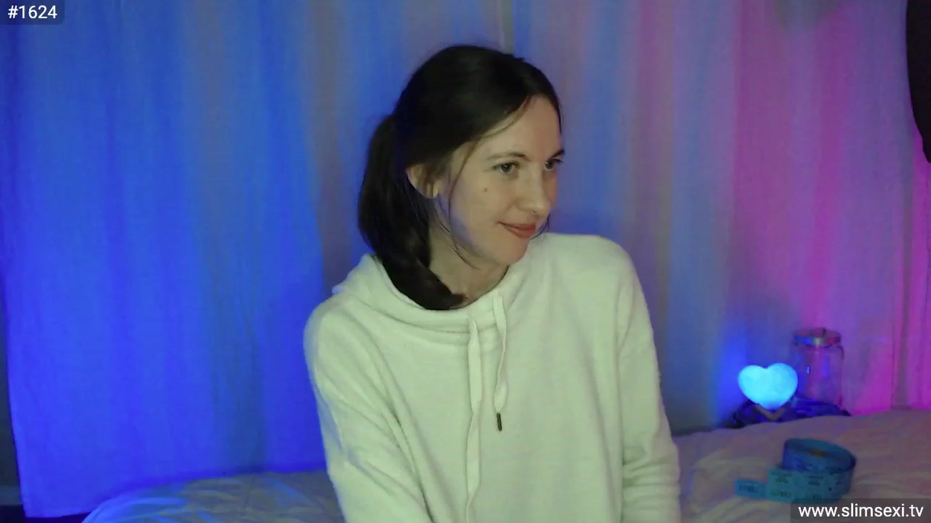 Gallery image thumbnail from SlimSexi's myfreecams stream on, 03/15/2023, 09:10 image 14 of 20