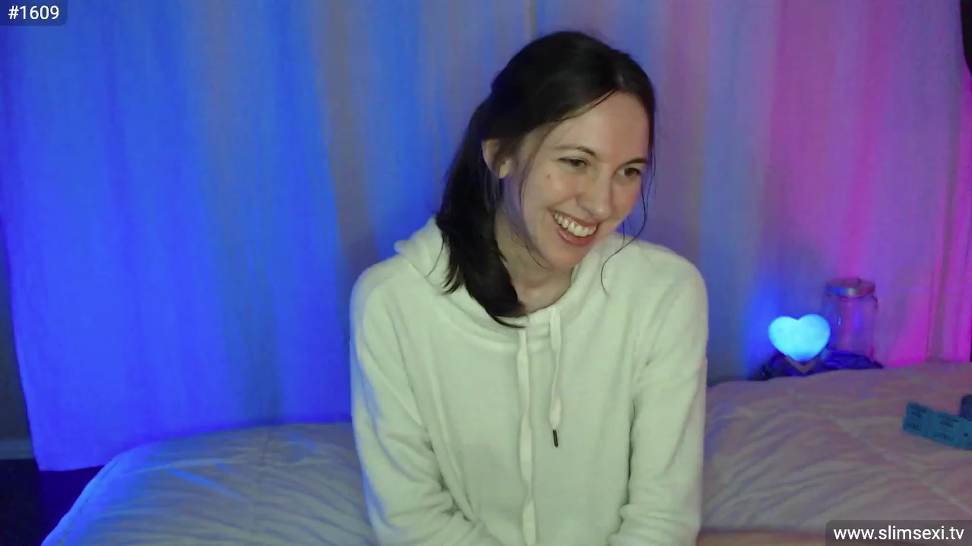Gallery image thumbnail from SlimSexi's myfreecams stream on, 03/15/2023, 09:10 image 17 of 20