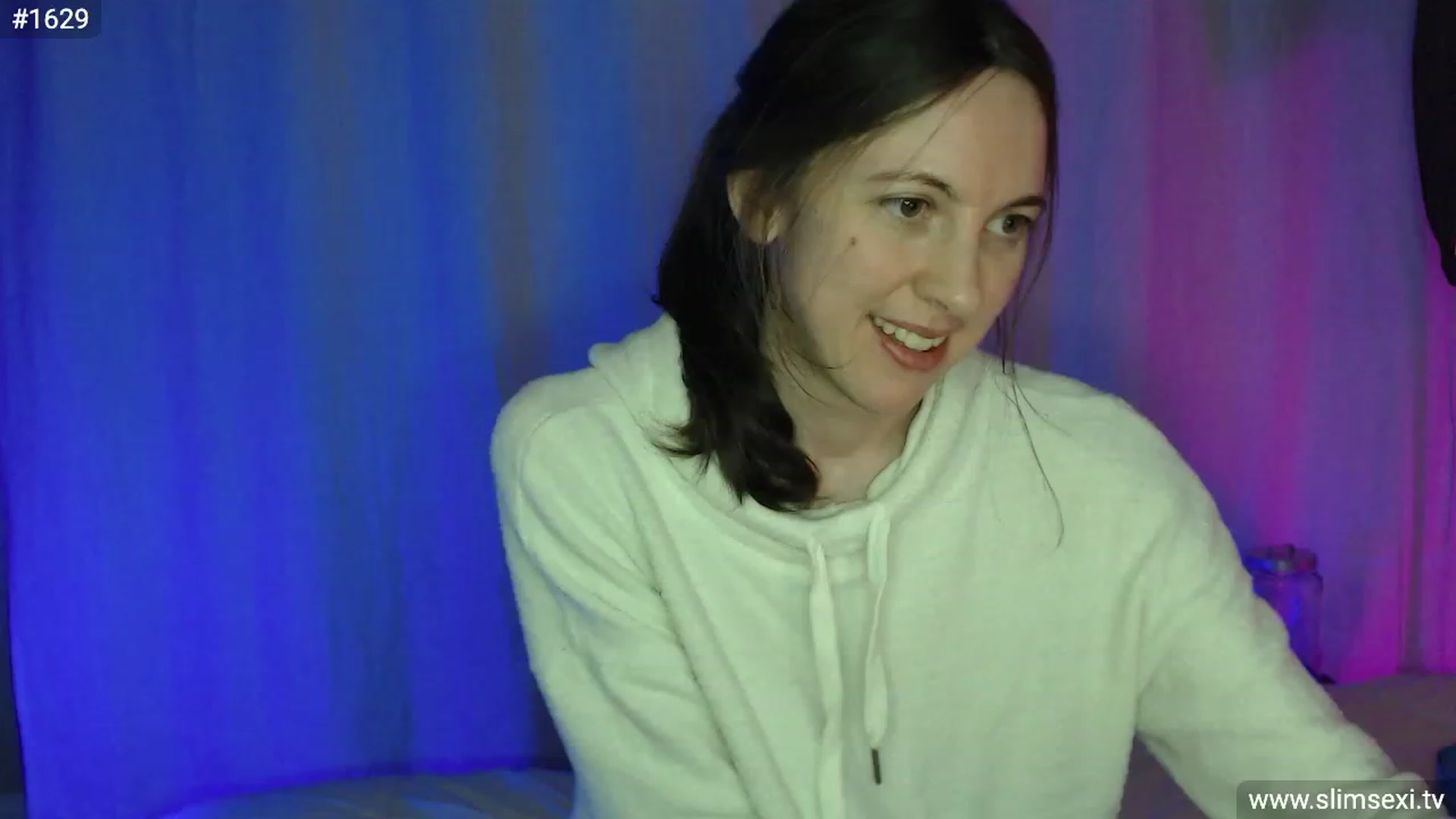 Gallery image thumbnail from SlimSexi's myfreecams stream on, 03/15/2023, 09:10 image 12 of 20