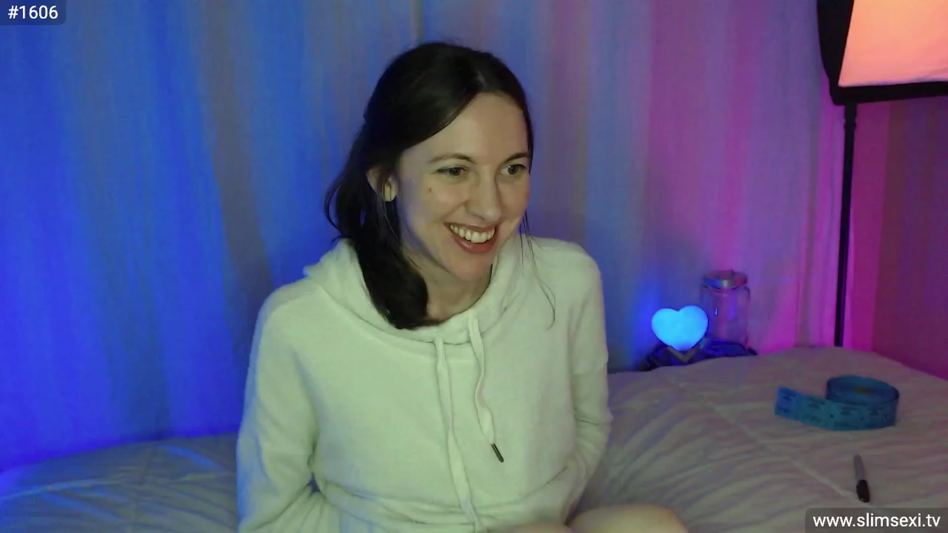 Gallery image thumbnail from SlimSexi's myfreecams stream on, 03/15/2023, 09:53 image 8 of 20